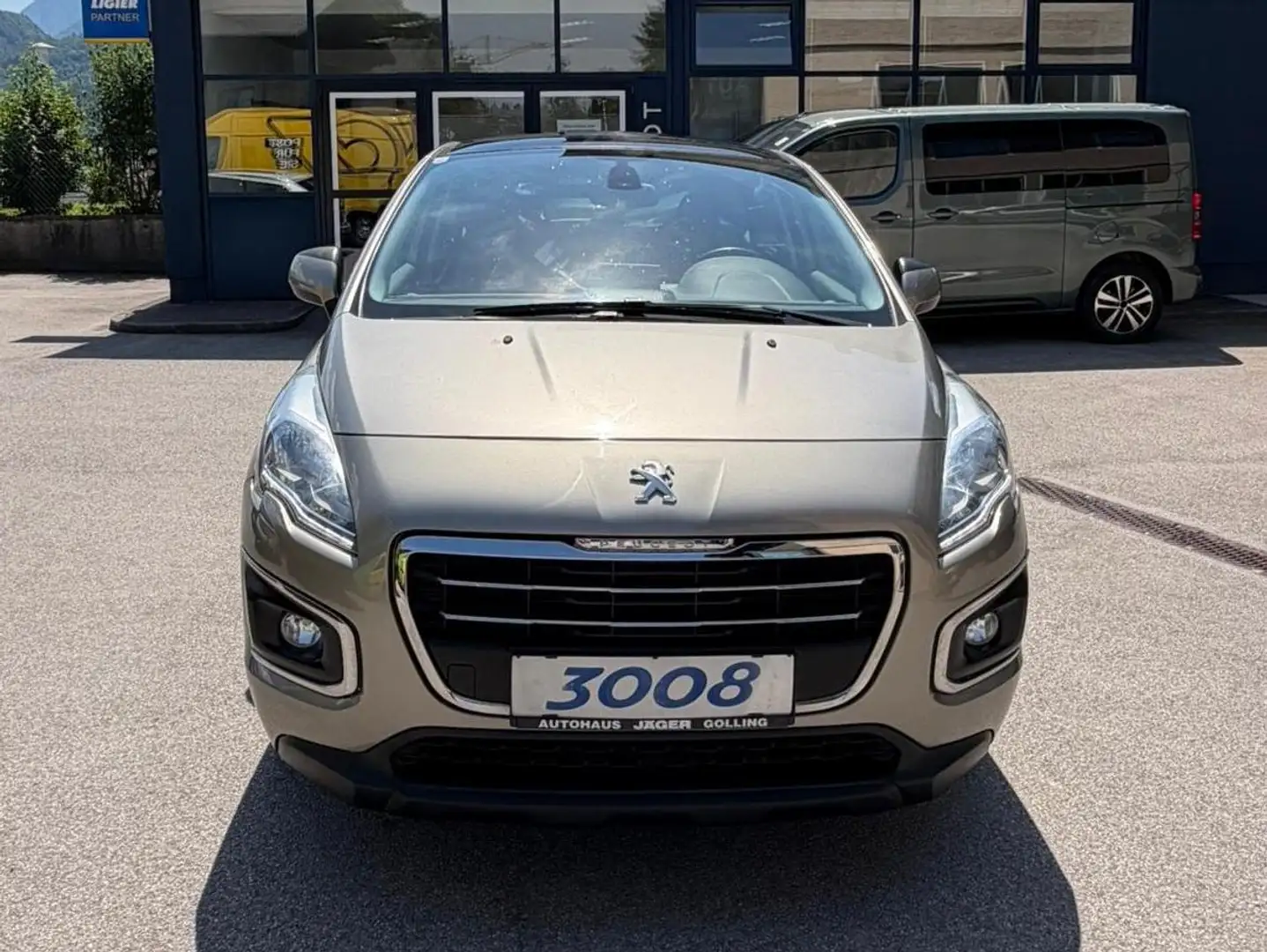 Peugeot 3008 3008 1,6 BlueHDi 120 S Grau - 1