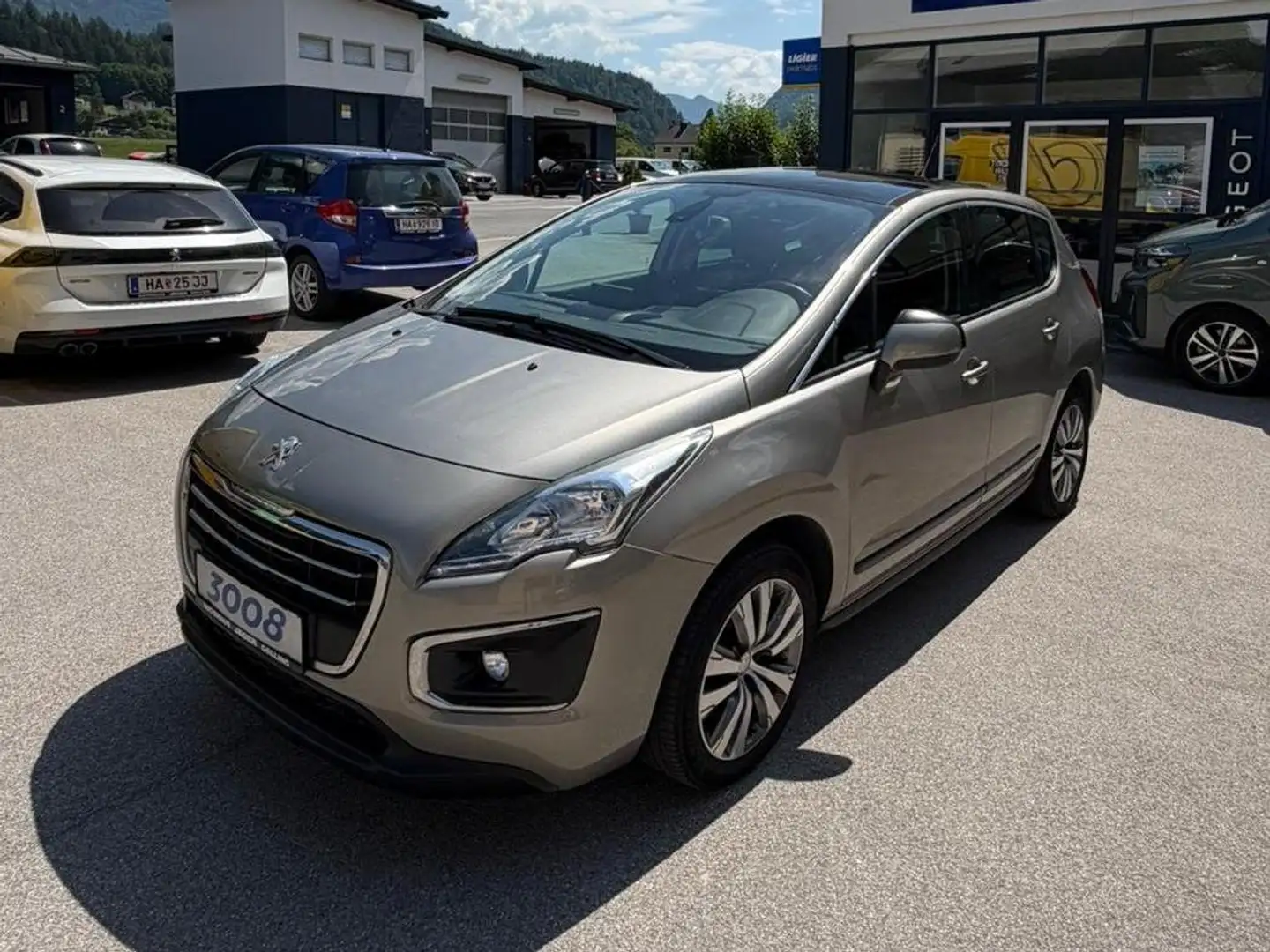 Peugeot 3008 3008 1,6 BlueHDi 120 S Grau - 2