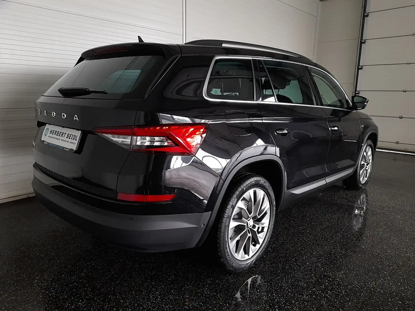 Skoda Kodiaq DRIVE 2,0 TDI DSG *STANDHZG / VOLL-LED / NAVI /... Schwarz - 2