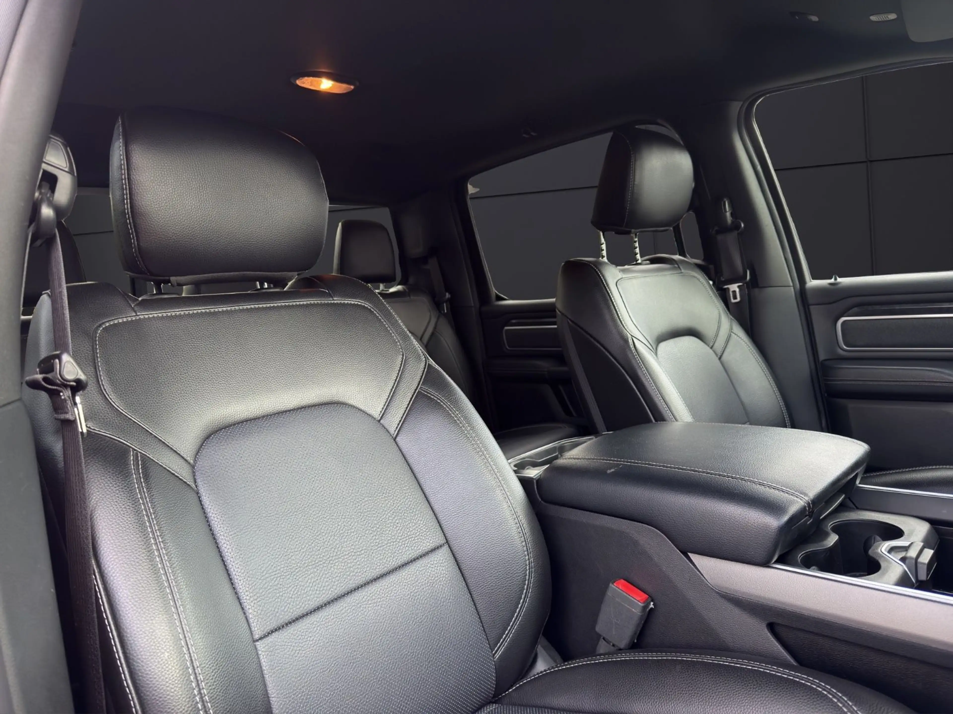 Dodge RAM 1500 Bighorn — photo 13