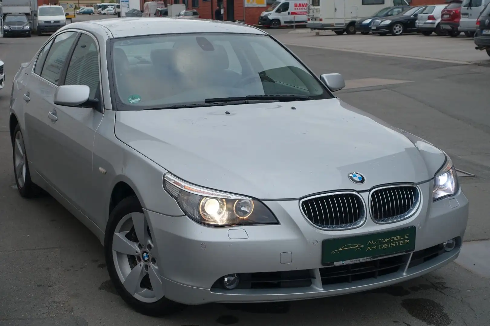 BMW 530 Baureihe 5 Lim. 530i xDrive*XENON*AHK*SHZ*TE Stříbrná - 2