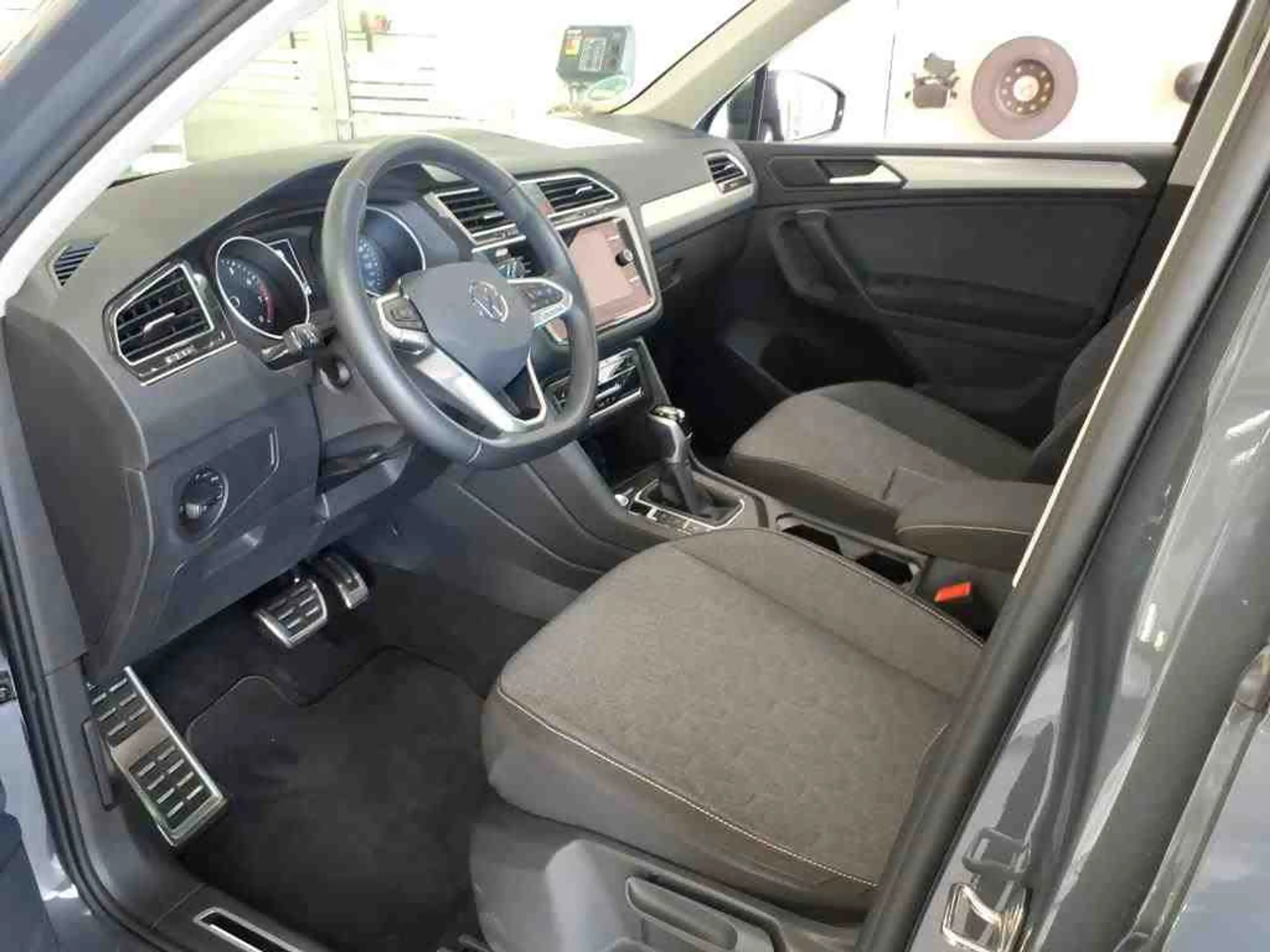 Volkswagen Tiguan 1.5 TSI DSG MOVE*LED*AHK*KAMERA*PDC*SHZ*N — photo 8
