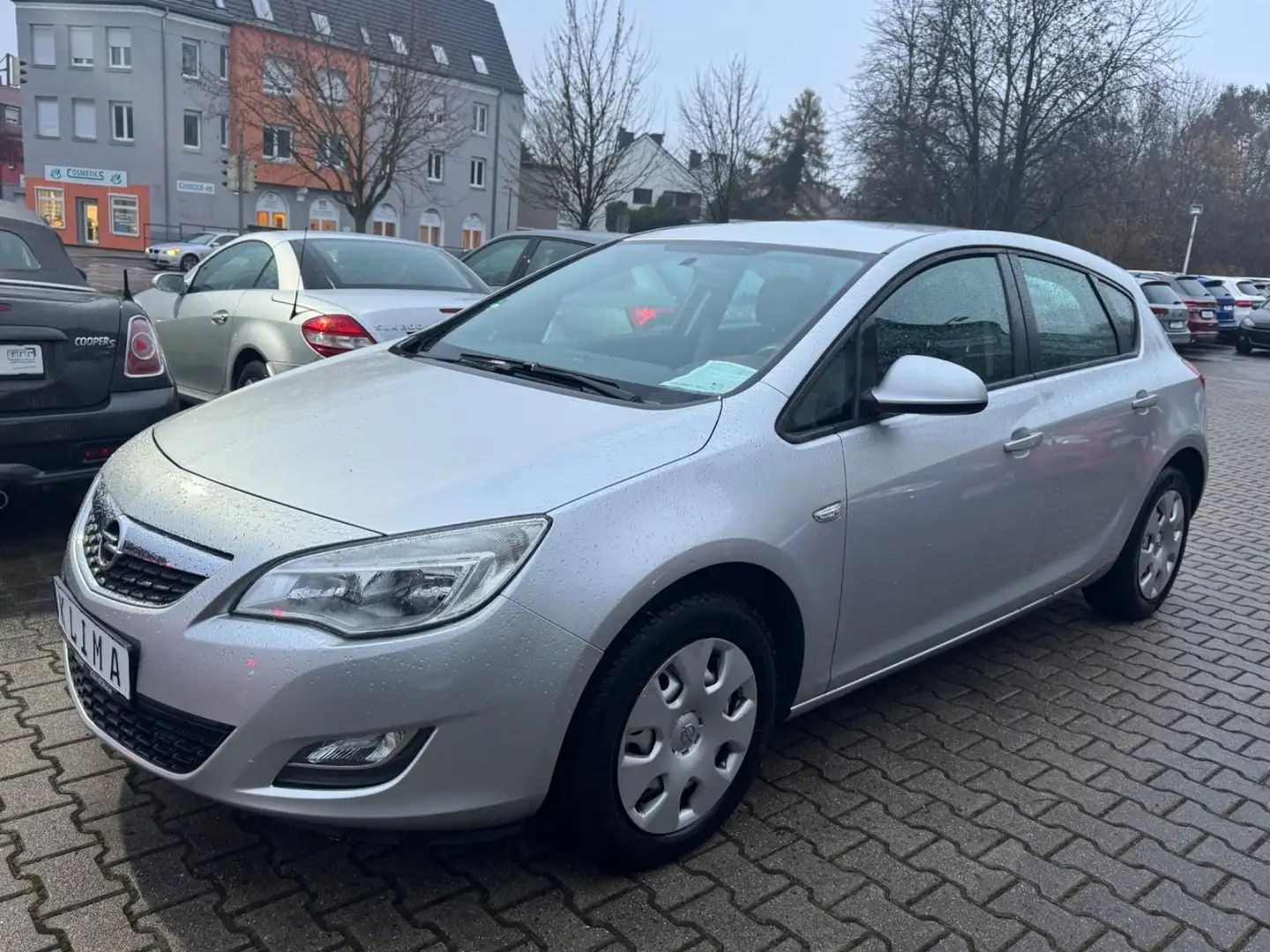 Opel Astra J Lim. 5-trg. Selection Silber - 2