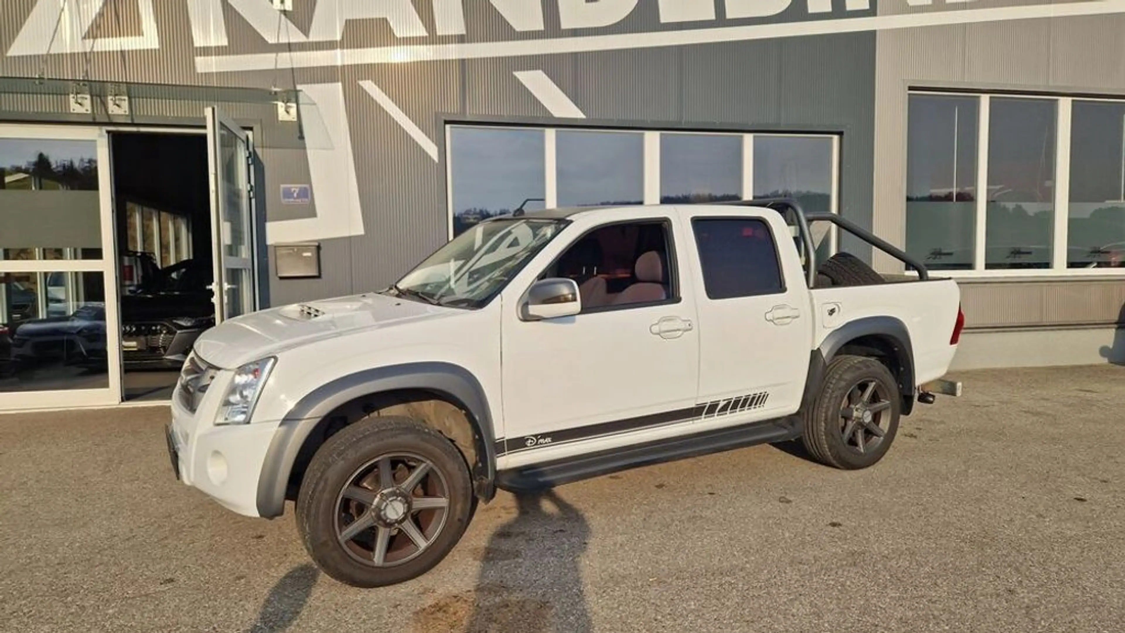 Isuzu D-Max D-MAX Double Cab 2,5 4x4 ''1.Besitz'' — photo 11