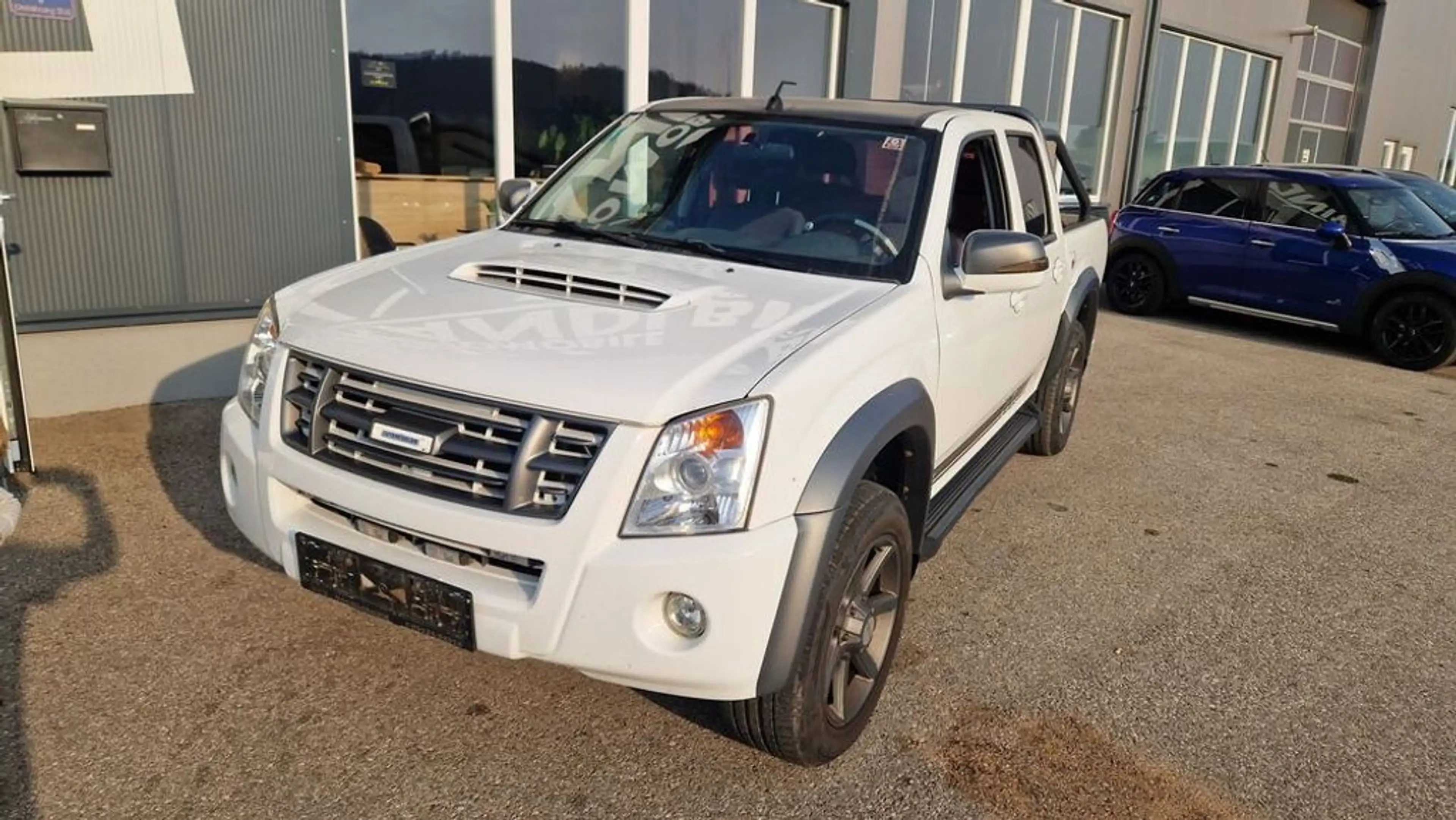 Isuzu D-Max D-MAX Double Cab 2,5 4x4 ''1.Besitz'' — photo 9