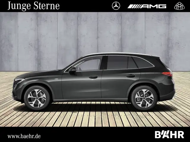 Mercedes-Benz GLC view 3