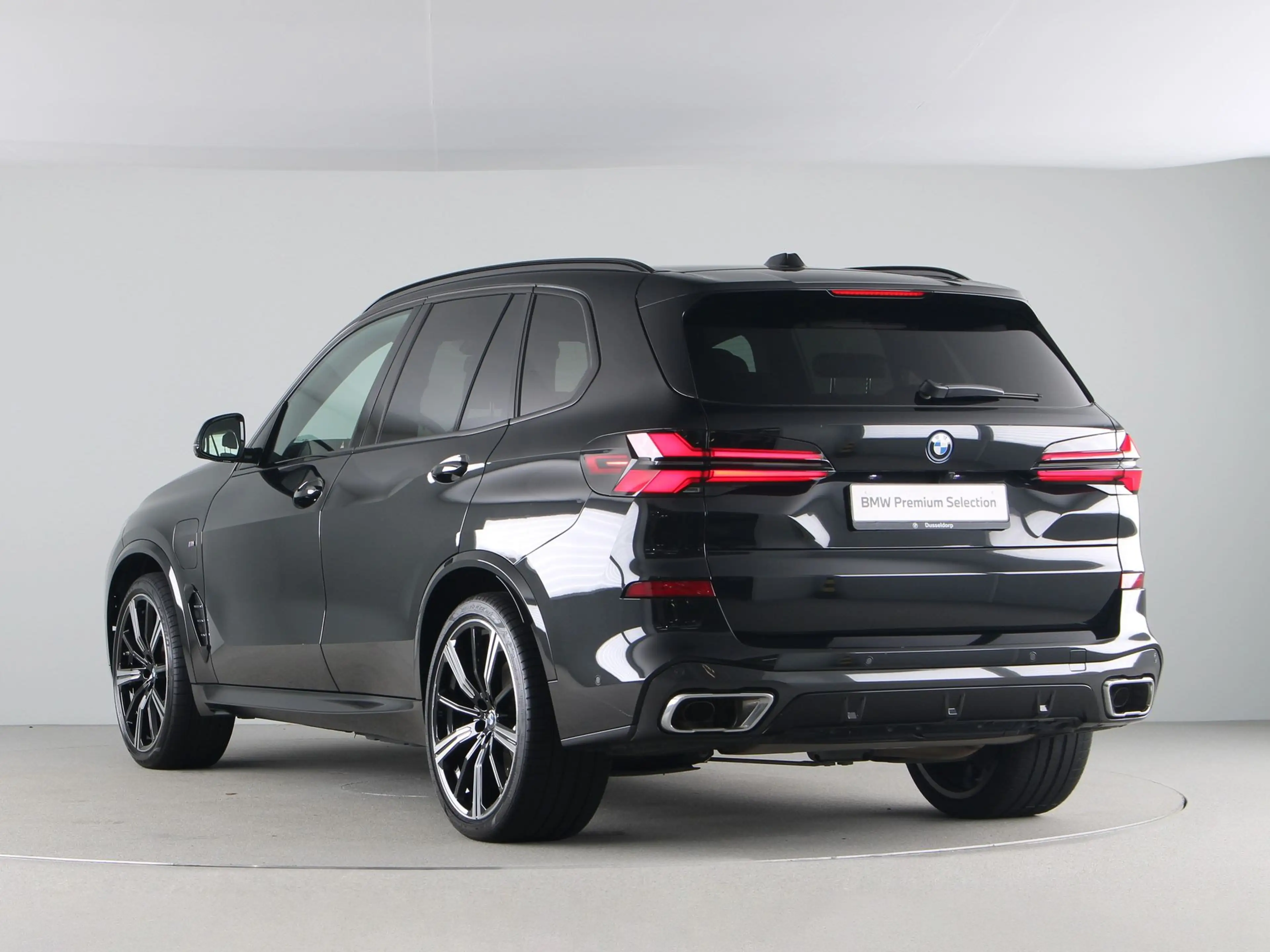 BMW X5 xDrive50e M-Sport SoH 100% — photo 11