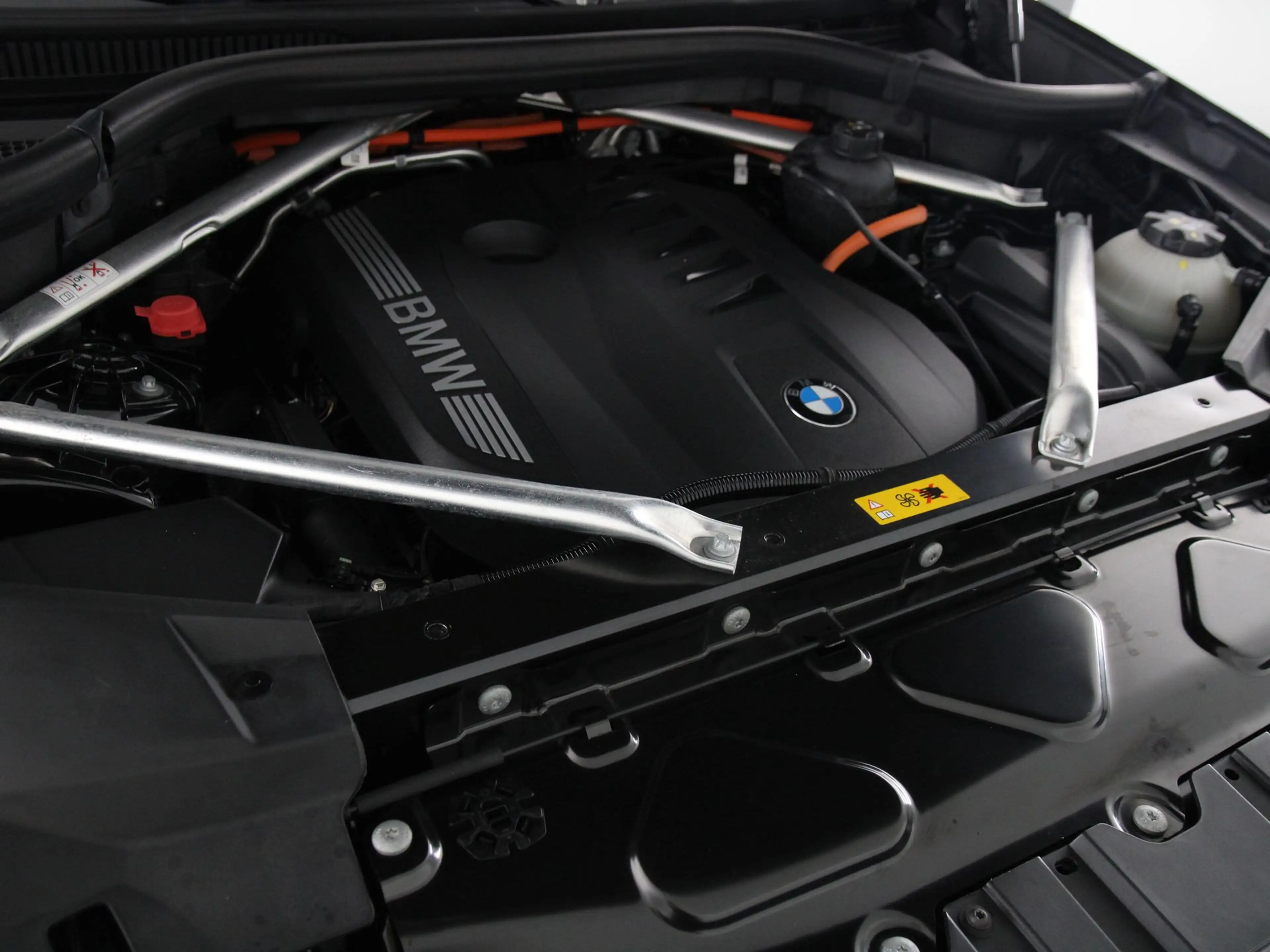 BMW X5 xDrive50e M-Sport SoH 100% — photo 4