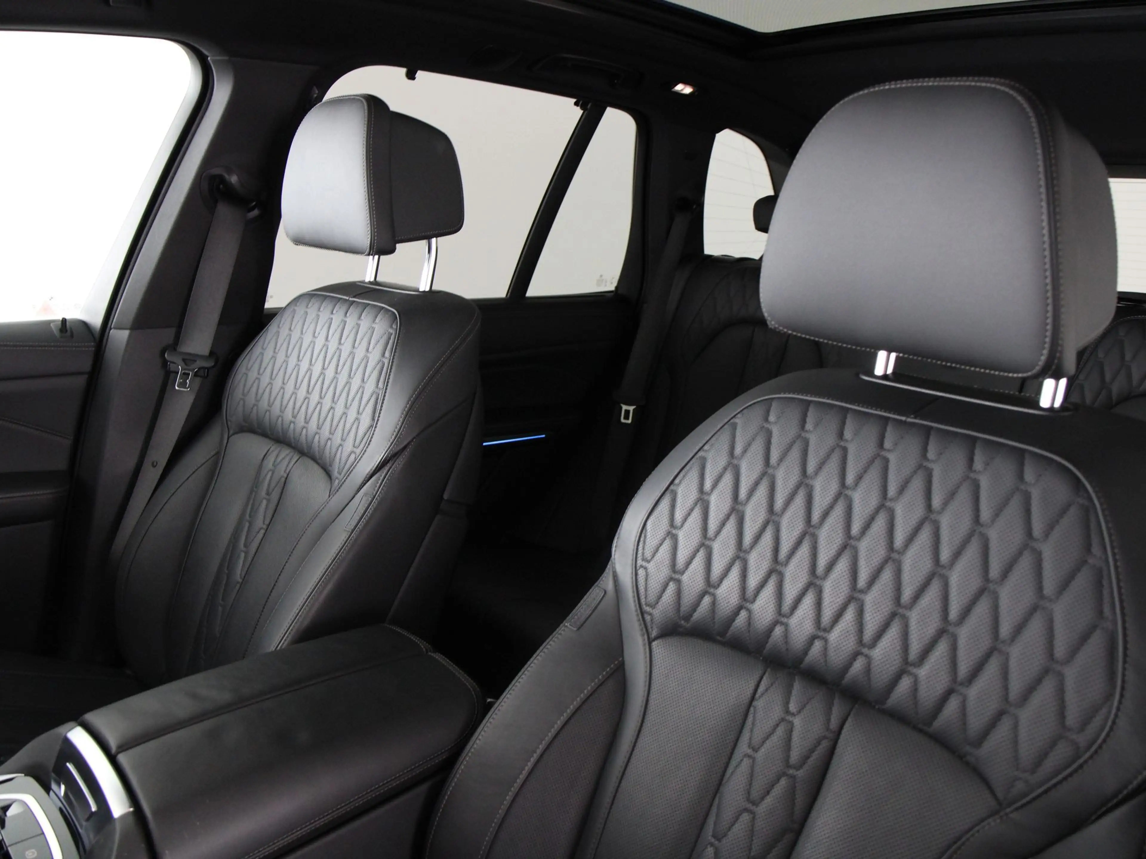 BMW X5 xDrive50e M-Sport SoH 100% — photo 5