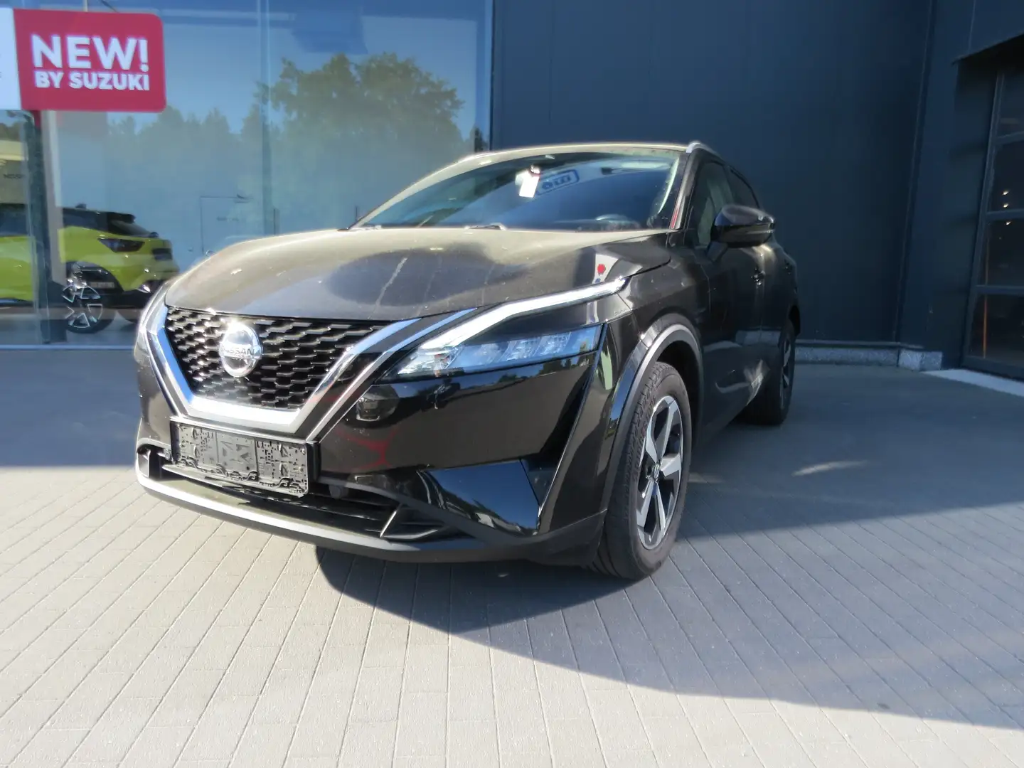 Nissan Qashqai 1.3 DIG-T MHEV N-Connecta Schwarz - 1