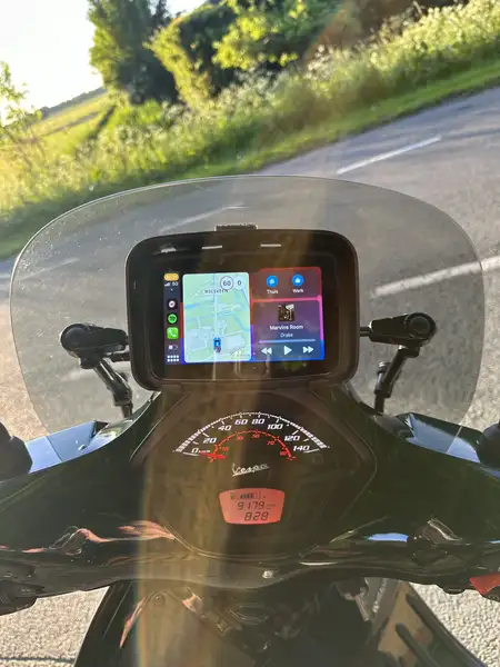 Vespa GTS Super Racing Sixties 300 - foto 5