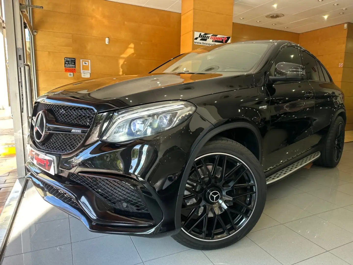 Mercedes-Benz GLE 43 AMG Coupé 4Matic Aut. Zwart - 1
