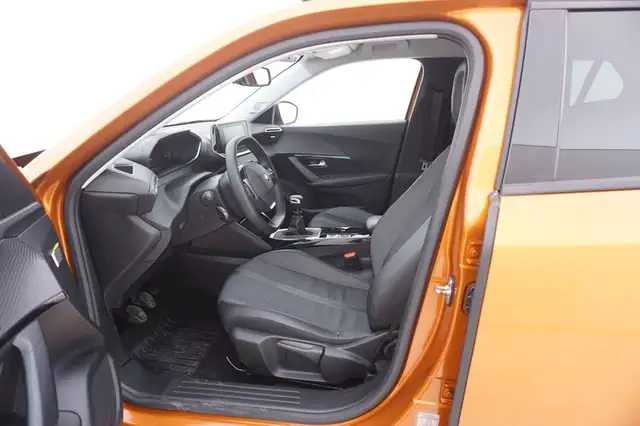 Peugeot 2008 view 10
