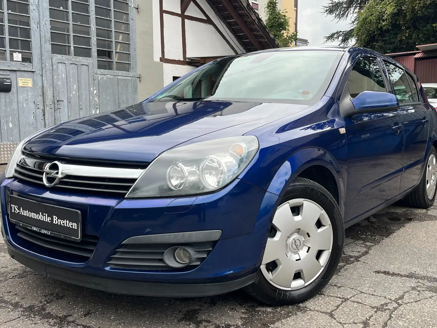 Opel Astra TÜV:Neu,1.Hand,Klima,Navi,8-fach Bereift Blau - 1