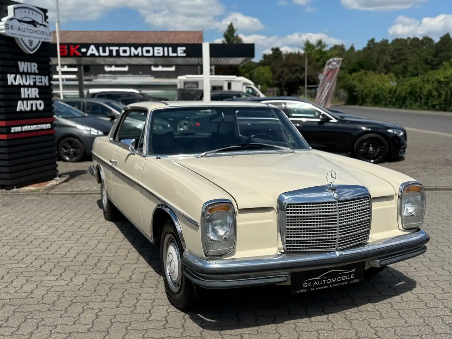 Mercedes-Benz 250 /8 Coupe SCHIEBEDACH-KNOCHENLENKRAD-DIESEL-W114 Beige - 1