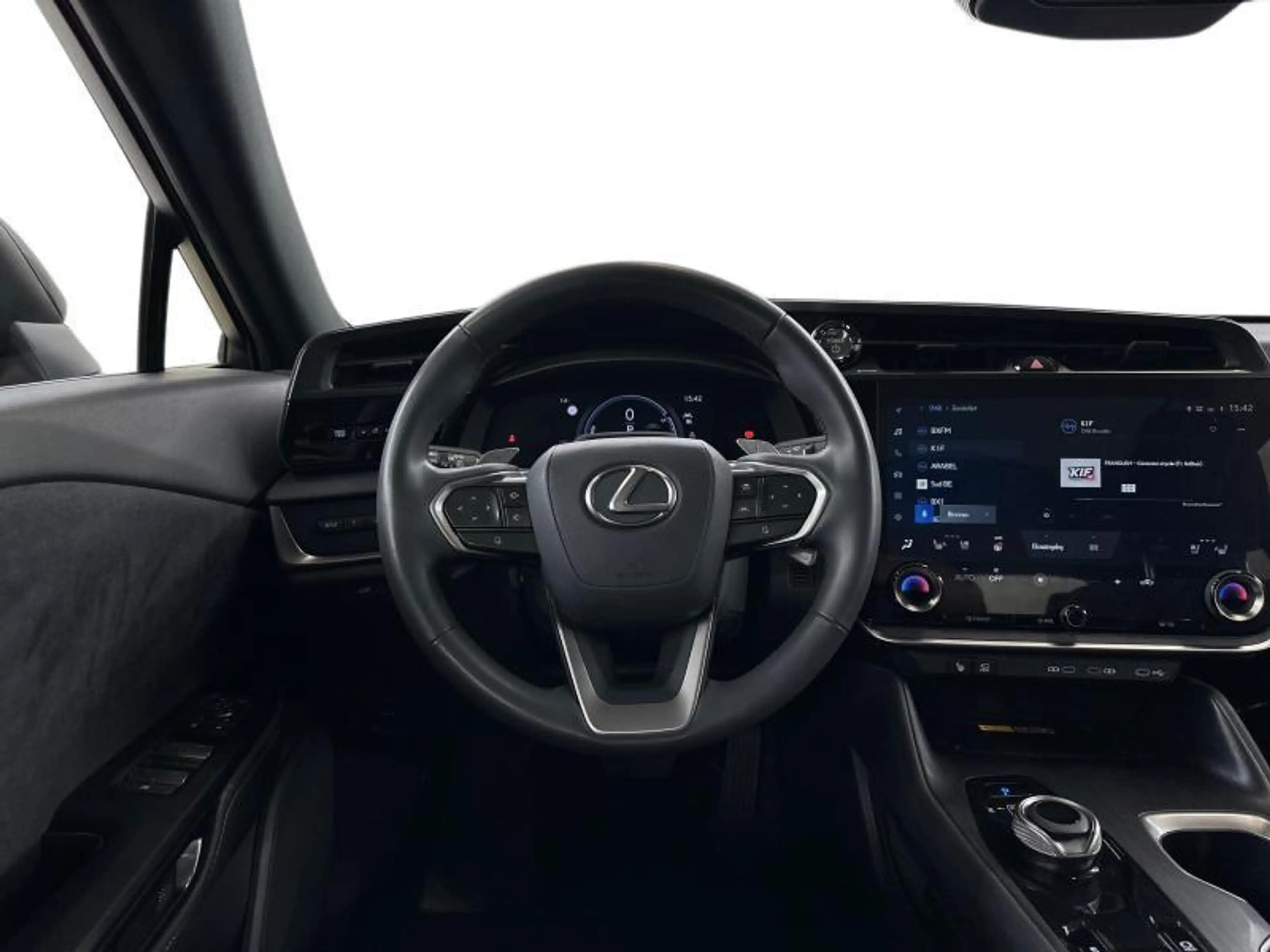 Lexus RZ Privilege Line AWD 450e — photo 8