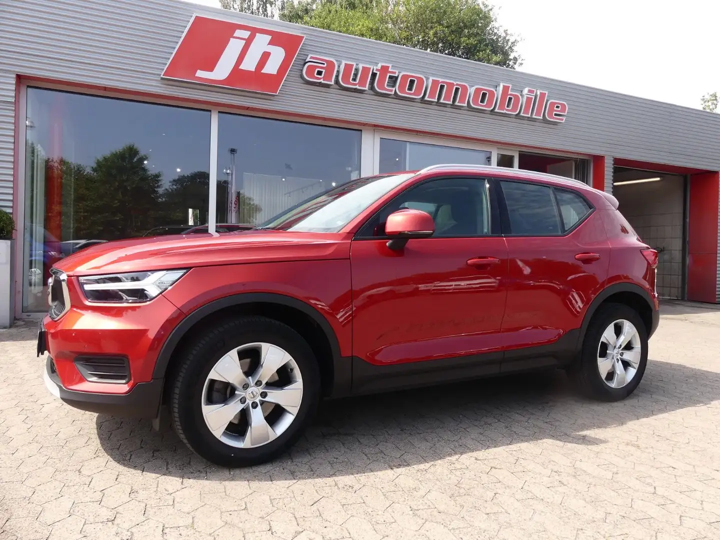 Volvo XC40 Momentum*Kamera*virtual*h/k-Sound*Navi*LED Rot - 1