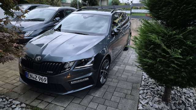 Imagine Skoda Octavia Combi 2.0 TDI 4x4 DSG RS AHK Kessy Columbus