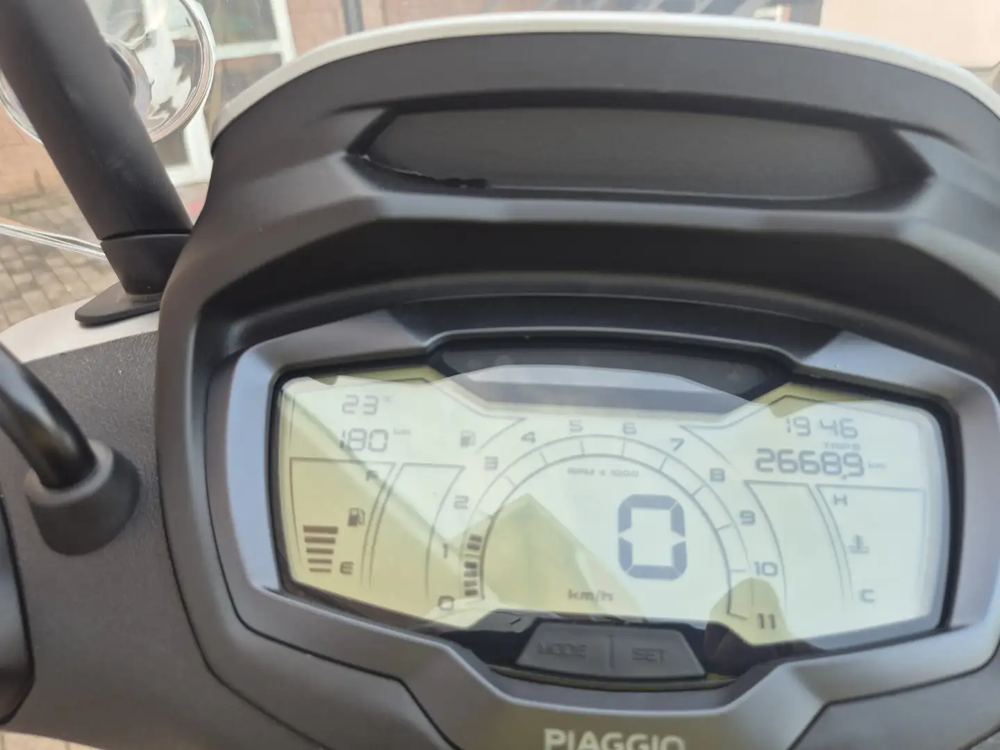 Piaggio Beverly 400 sport Argintiu - 1