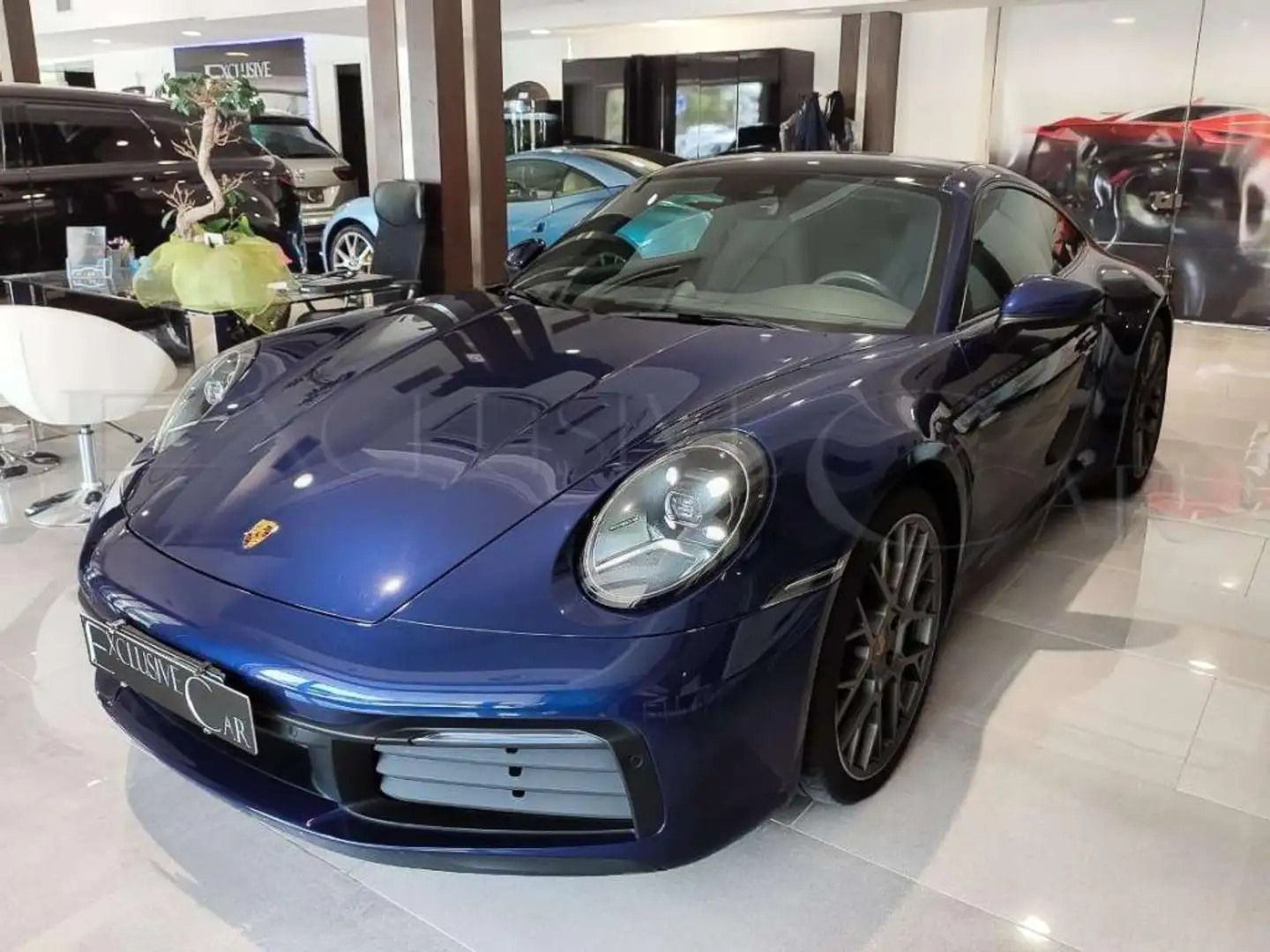Porsche 992 Carrera 4S Blauw - 1