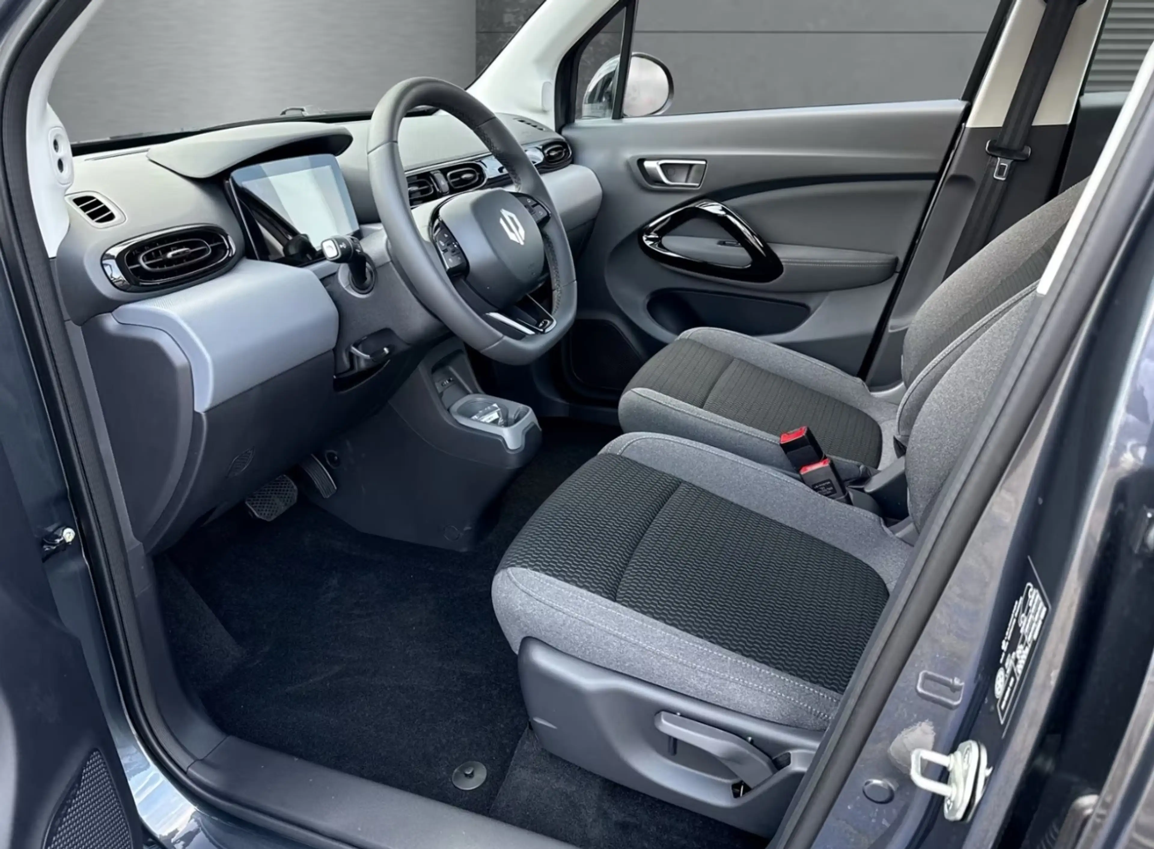Leapmotor T03 37 70 kW BEV ACC+Navi+Pano+SD+Kam.+KeyLess — photo 7