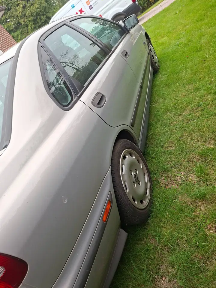 Volvo S40 1.9 Turbo, foto 4