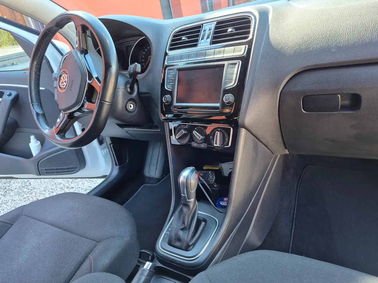 Volkswagen Polo Citadine 5 portes — photo 8