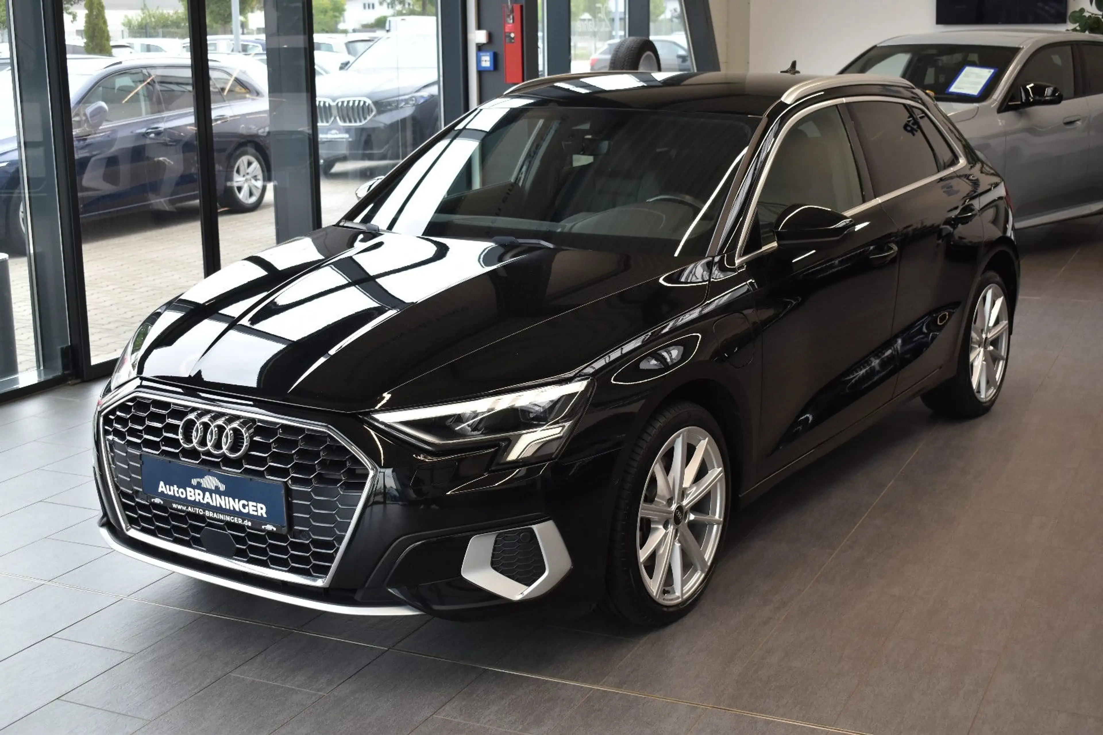 Audi A3 Sportback 40TFSIe S-tronic LED~VirtualC~AHK — photo 4