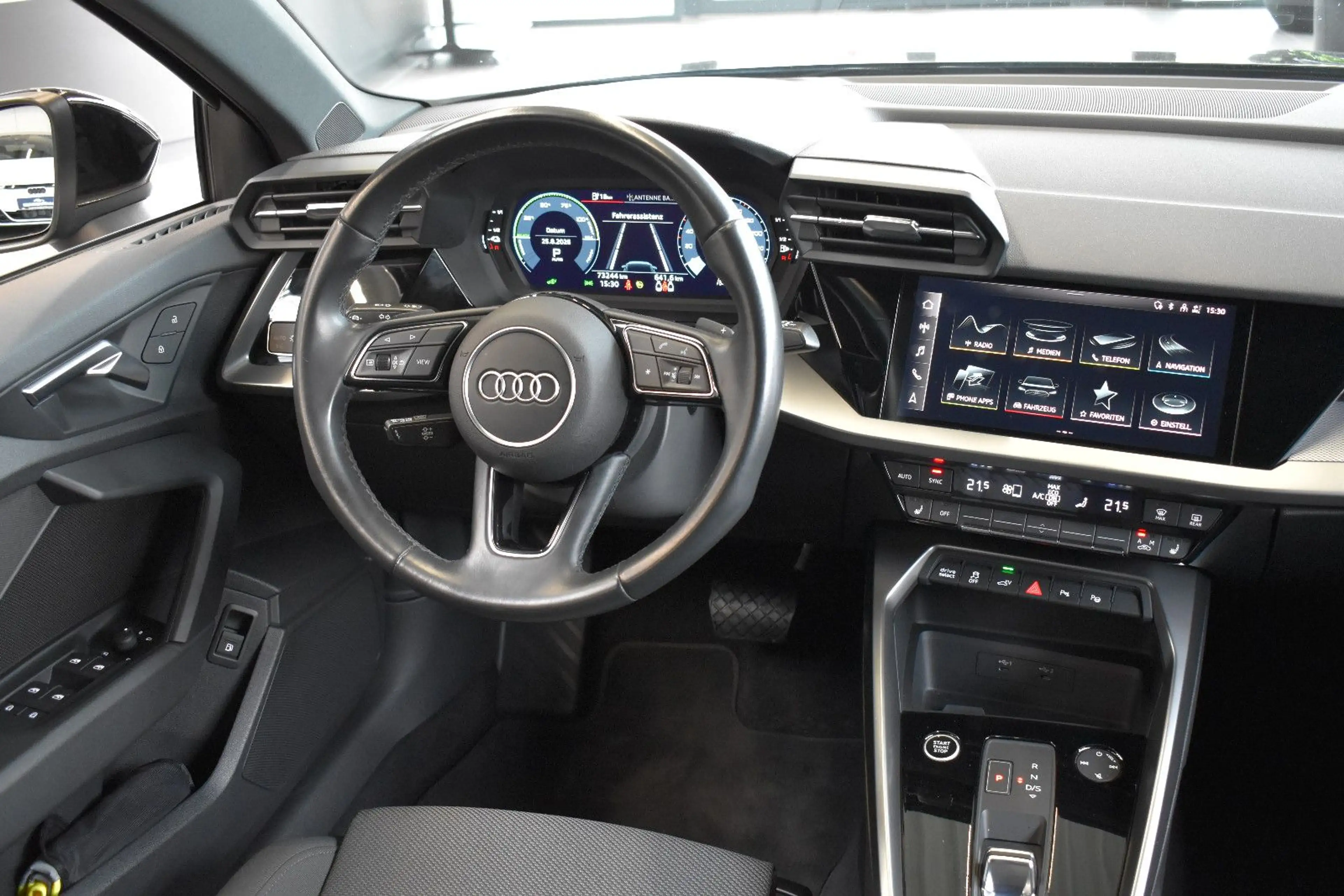 Audi A3 Sportback 40TFSIe S-tronic LED~VirtualC~AHK — photo 10