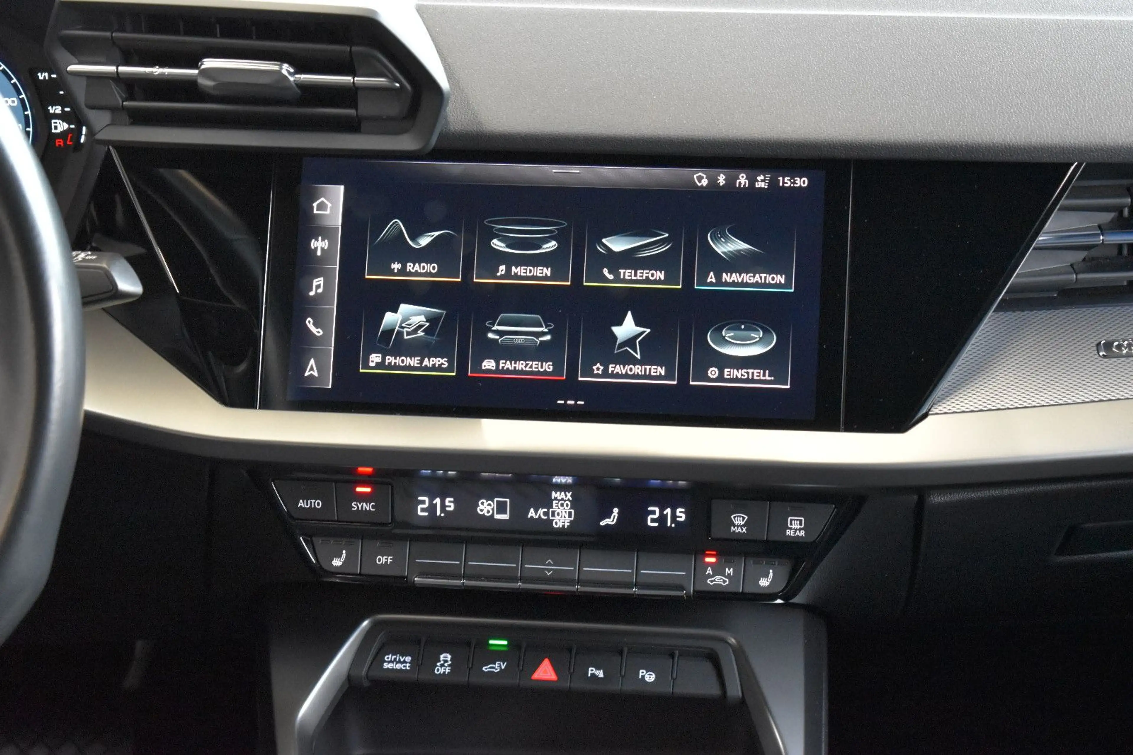 Audi A3 Sportback 40TFSIe S-tronic LED~VirtualC~AHK — photo 13