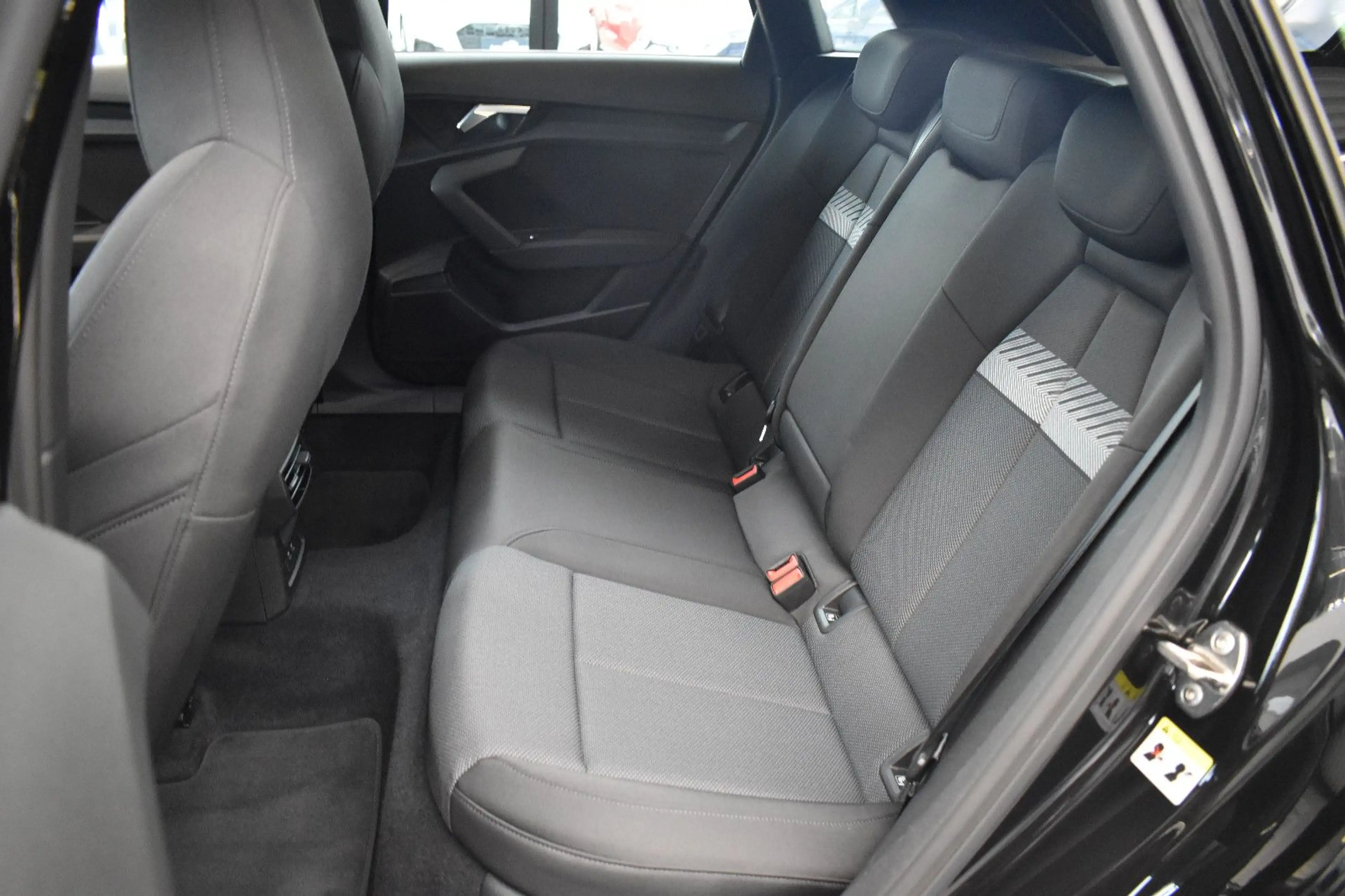 Audi A3 Sportback 40TFSIe S-tronic LED~VirtualC~AHK — photo 11