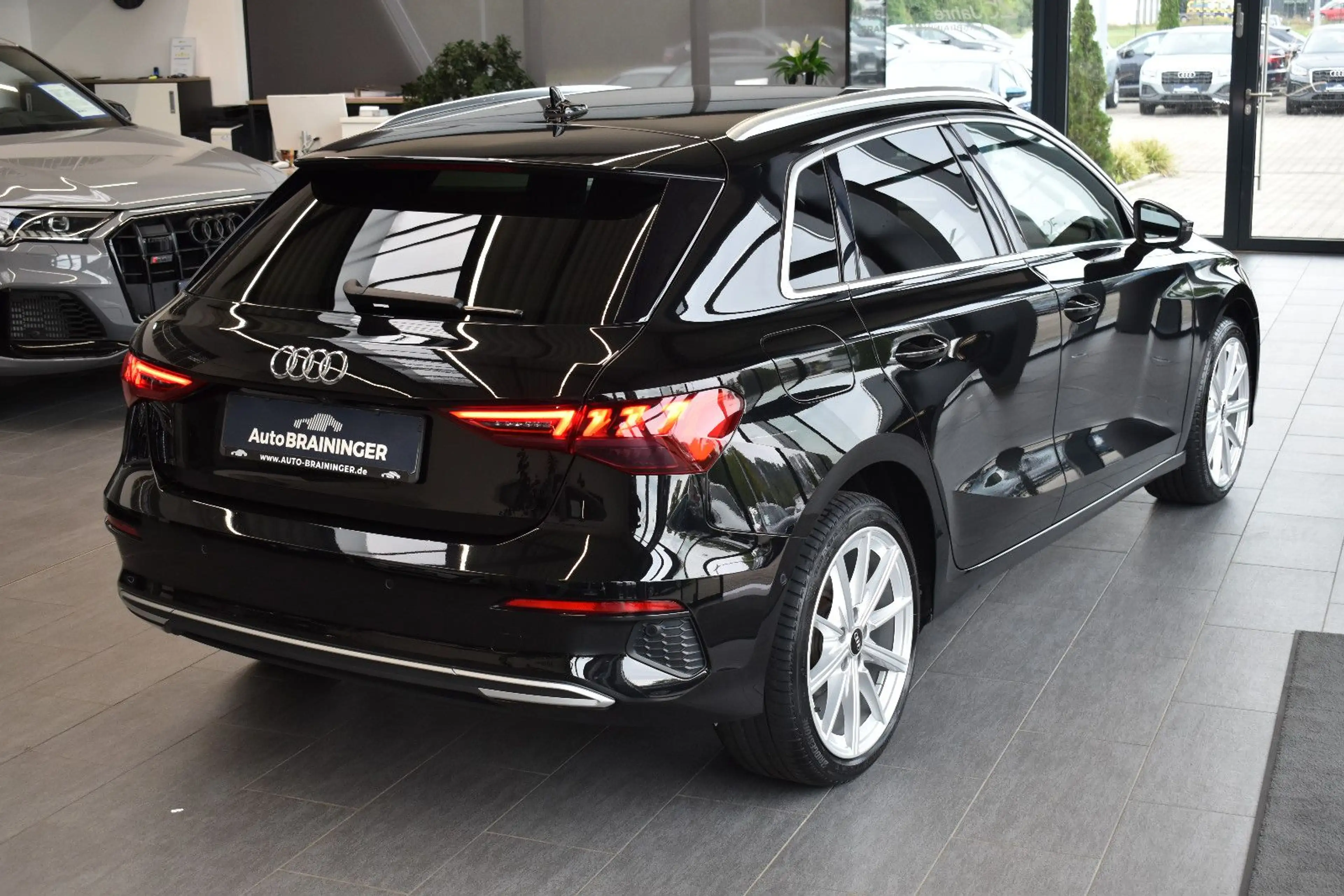 Audi A3 Sportback 40TFSIe S-tronic LED~VirtualC~AHK — photo 2