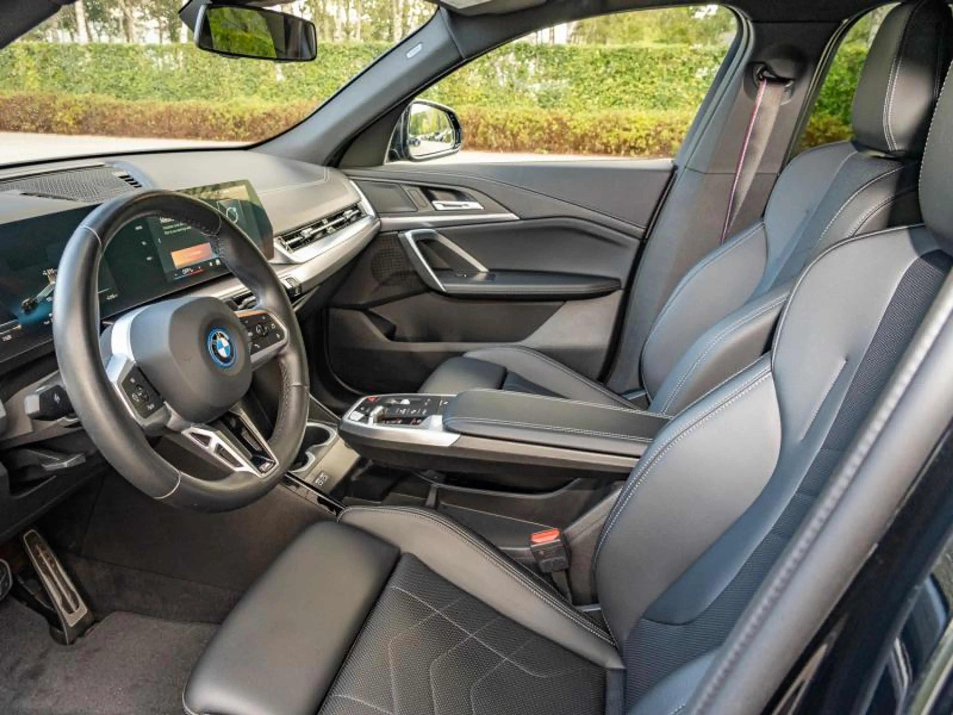 BMW iX2 eDrive20/M-sport Pro/ — photo 6
