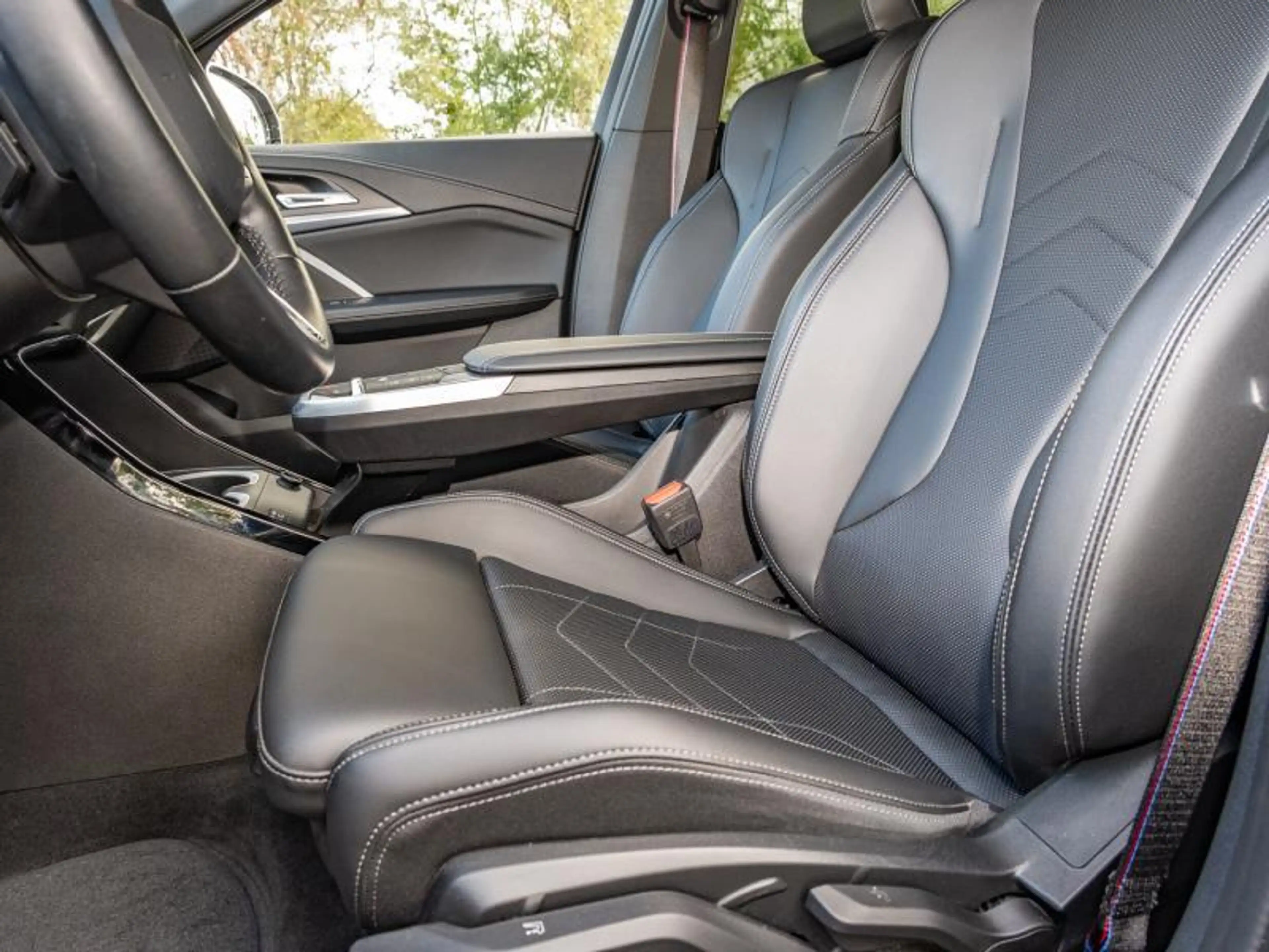 BMW iX2 eDrive20/M-sport Pro/ — photo 11