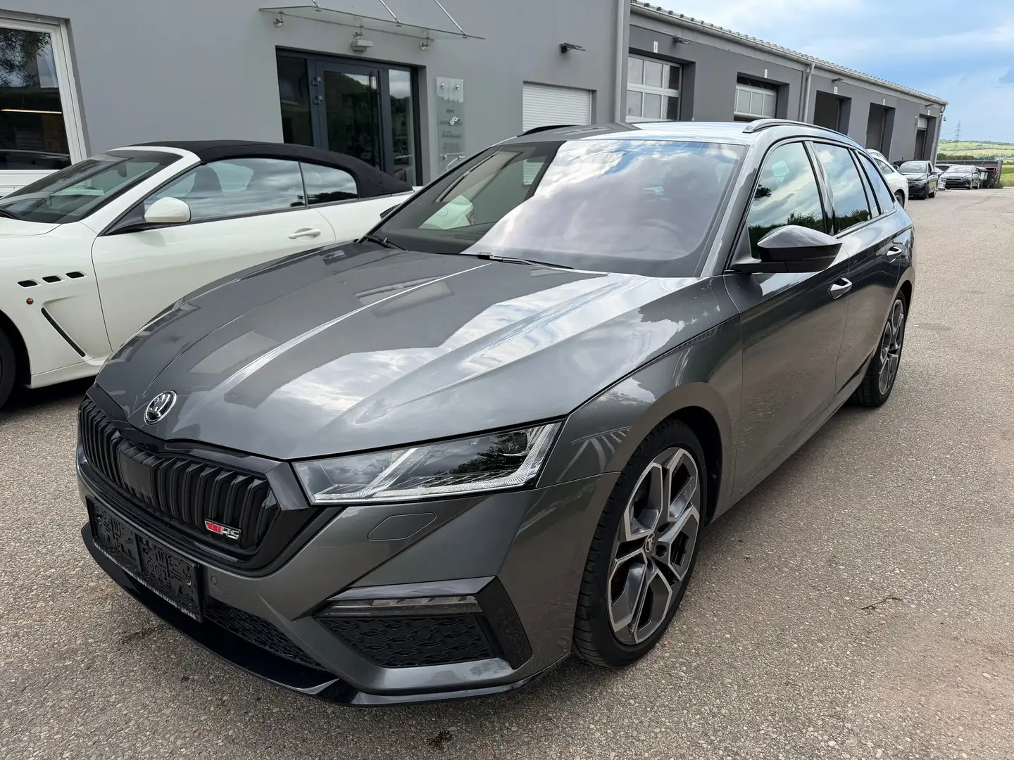 Skoda Octavia Octavia Combi 2,0 TDI RS DSG RS Grau - 1