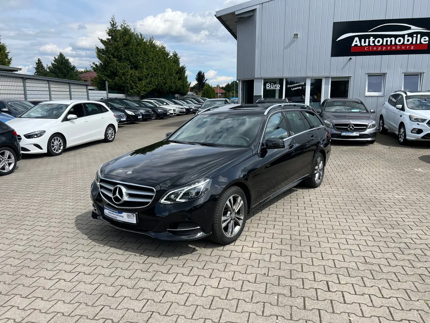 Mercedes-Benz E 220 T CDI BlueTec Automatik "Avantgarde" *SBD *NAVI Zwart - 1