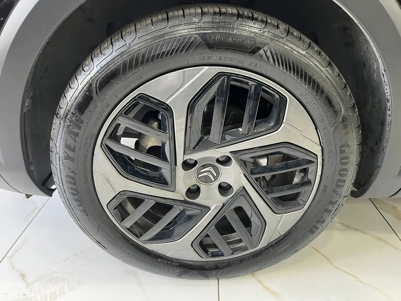 Citroen C4 C4 III 2021 1.5 bluehdi Shine s 9