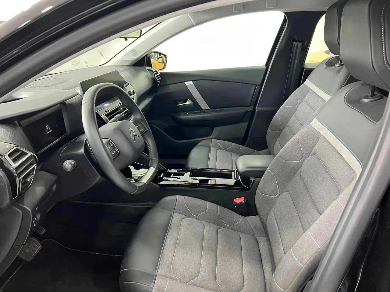 Citroen C4 C4 III 2021 1.5 bluehdi Shine s 10