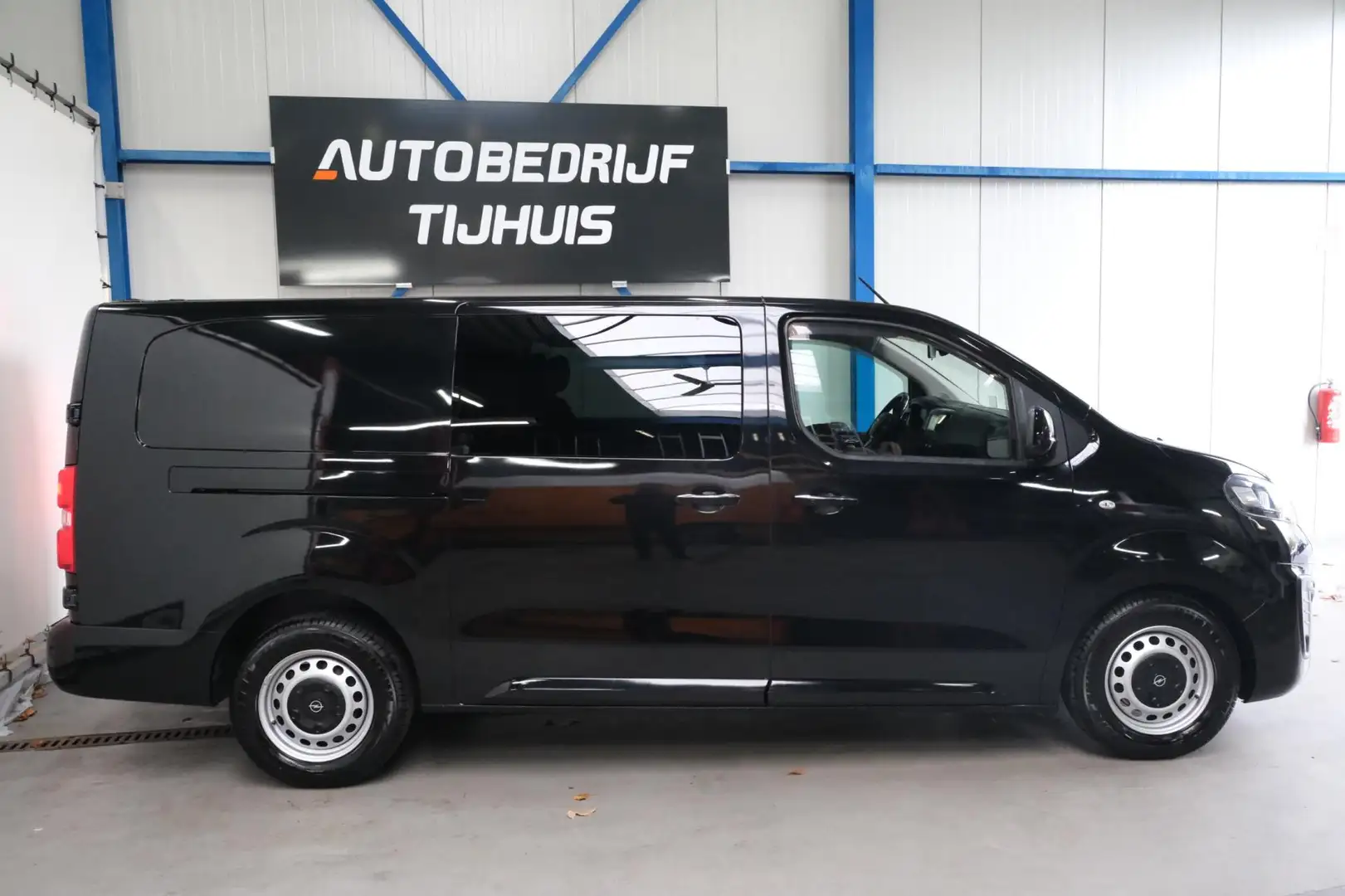 Opel Vivaro 2.0 CDTI L3H1 DC Innovation 2x Schuifdeur - N.A.P. Noir - 2