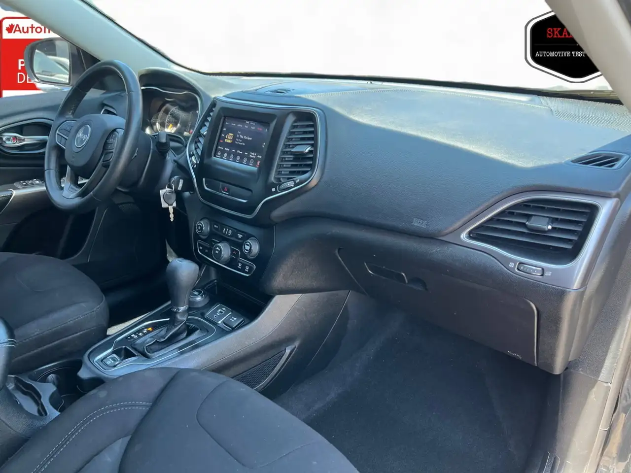 Jeep Cherokee снимка Jeep Cherokee