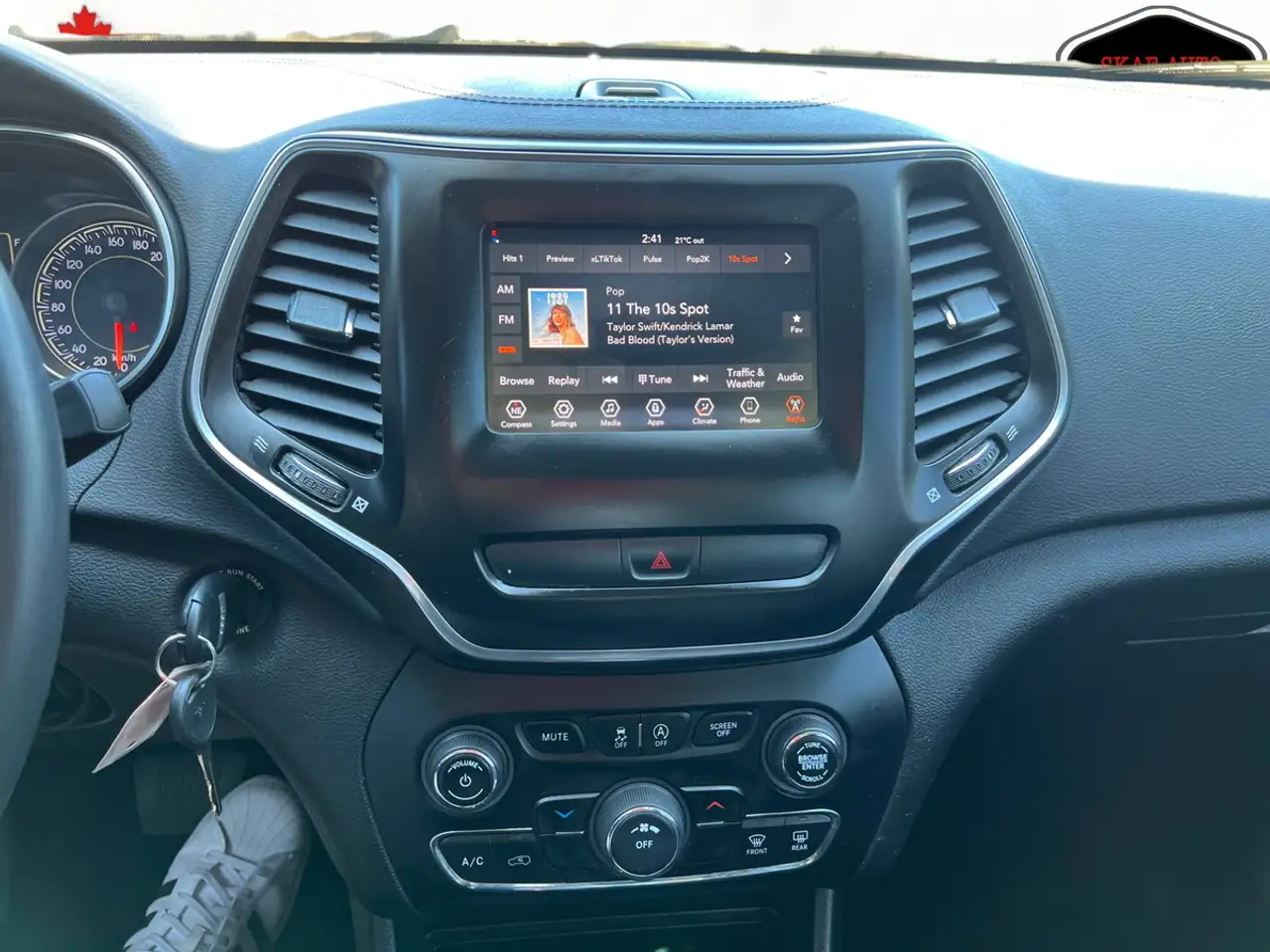 Jeep Cherokee снимка Jeep Cherokee