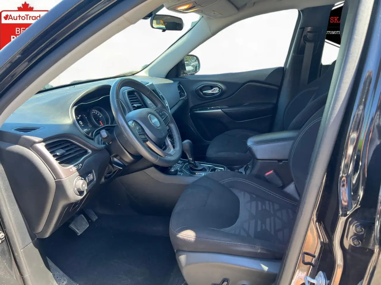 Jeep Cherokee снимка Jeep Cherokee