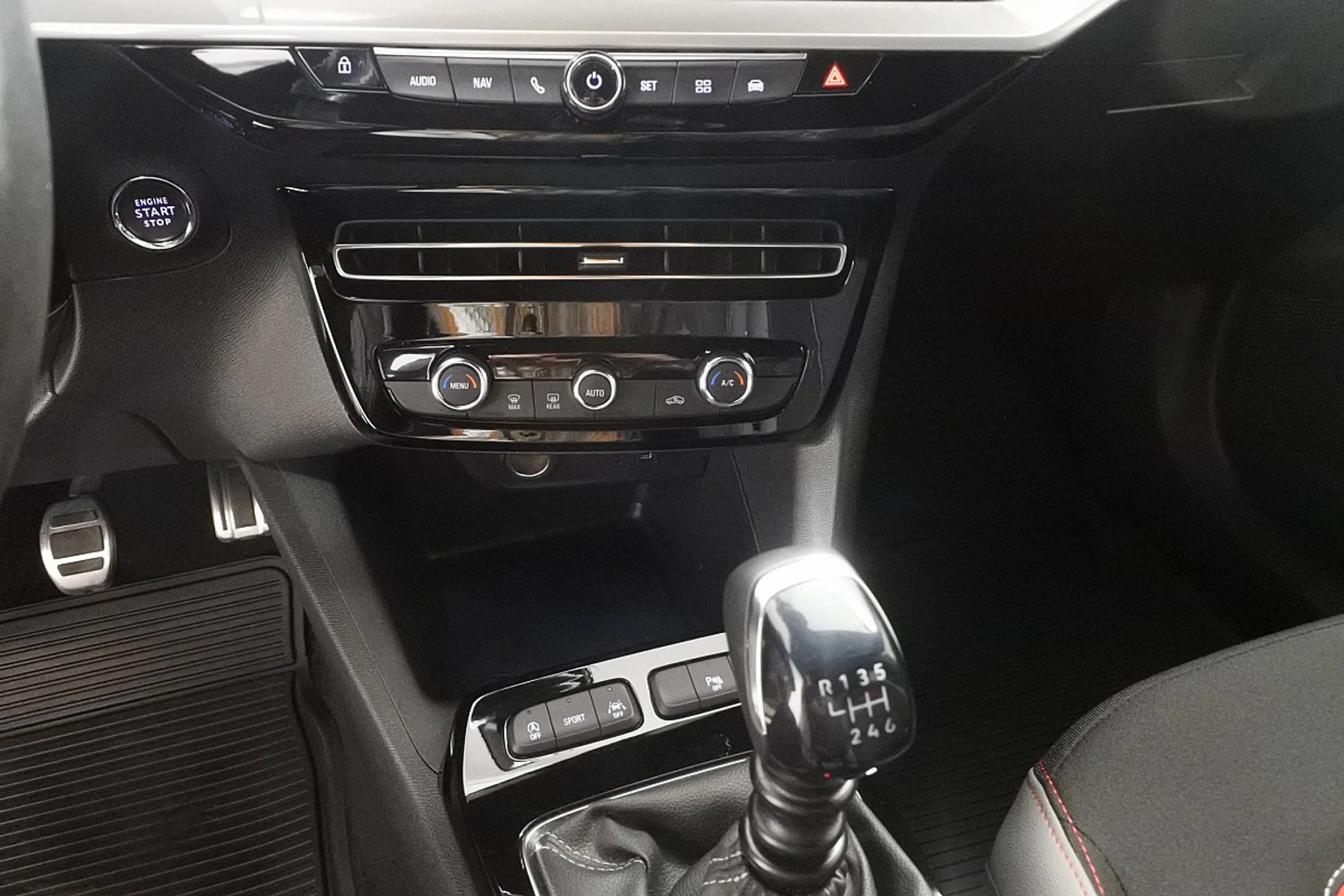 Opel Mokka 1,2 Direct Injection Turbo GS — photo 10