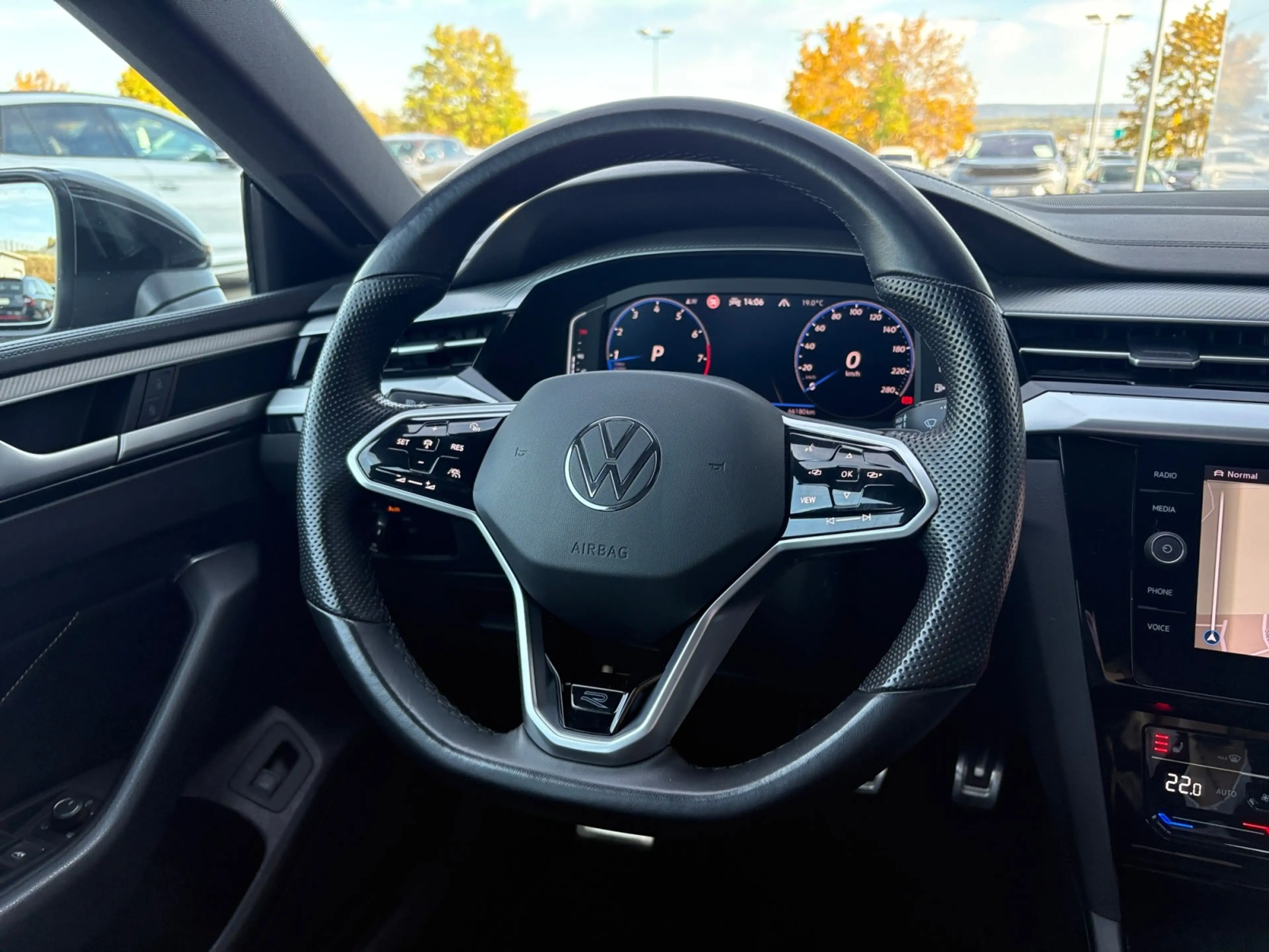 Volkswagen Arteon Shooting Brake 2,0 TSI DSG R-Line AHK — photo 12