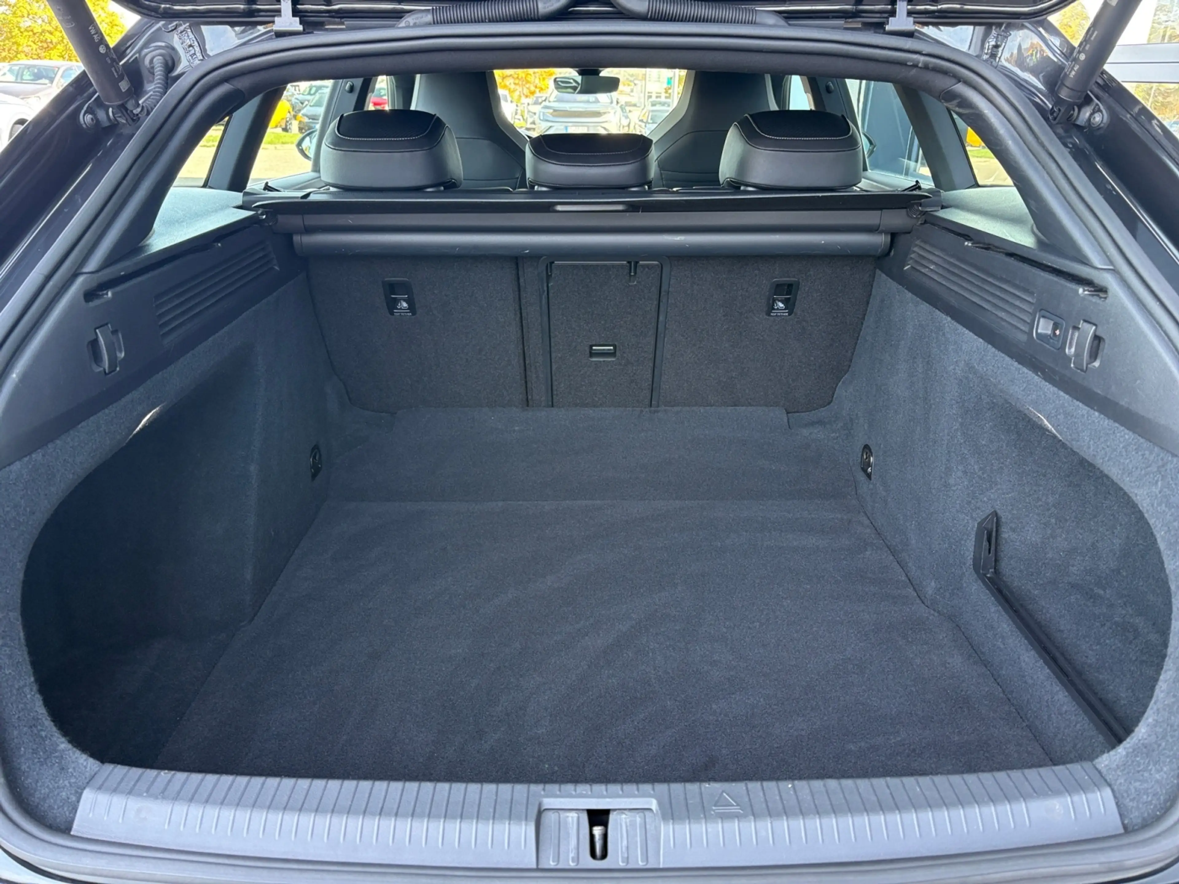 Volkswagen Arteon Shooting Brake 2,0 TSI DSG R-Line AHK — photo 11