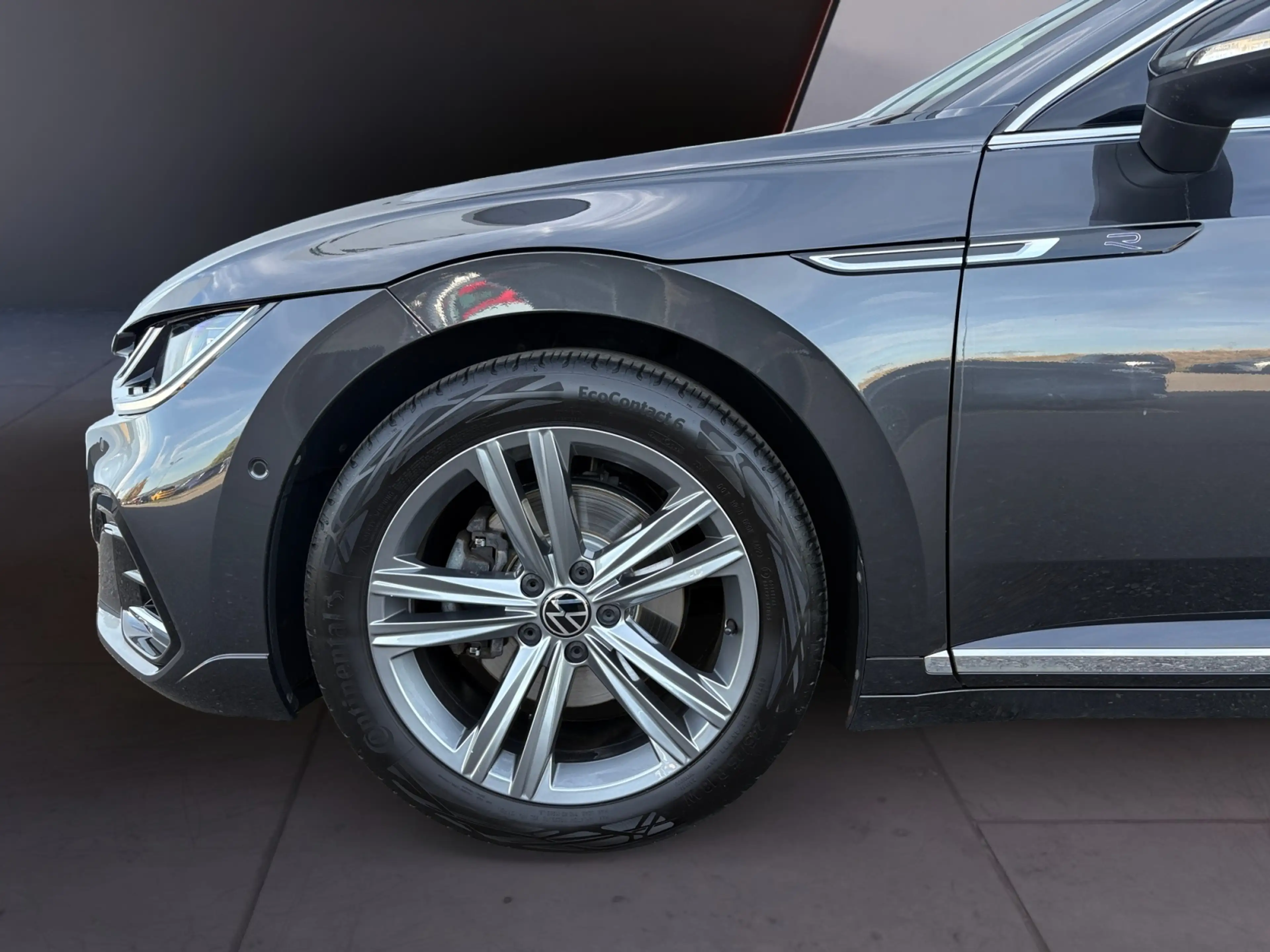 Volkswagen Arteon Shooting Brake 2,0 TSI DSG R-Line AHK — photo 7