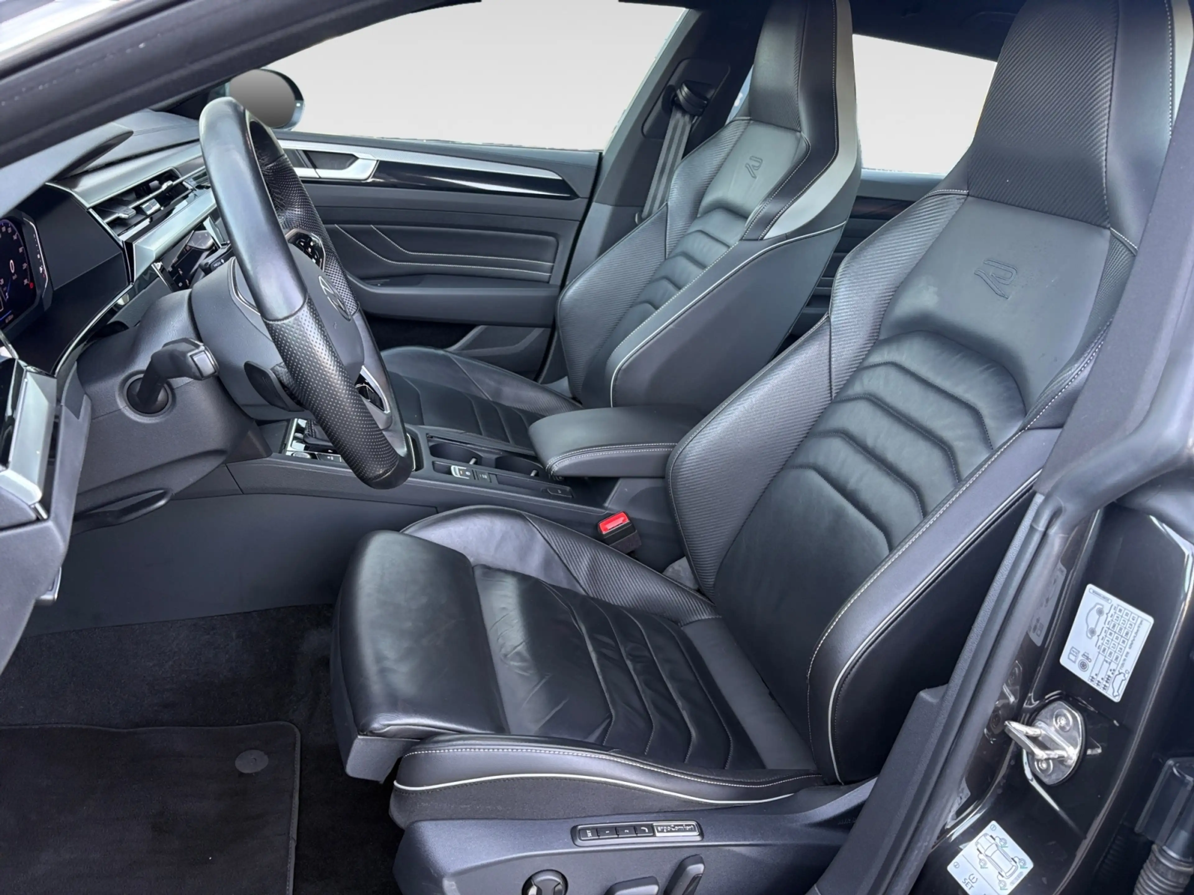 Volkswagen Arteon Shooting Brake 2,0 TSI DSG R-Line AHK — photo 8