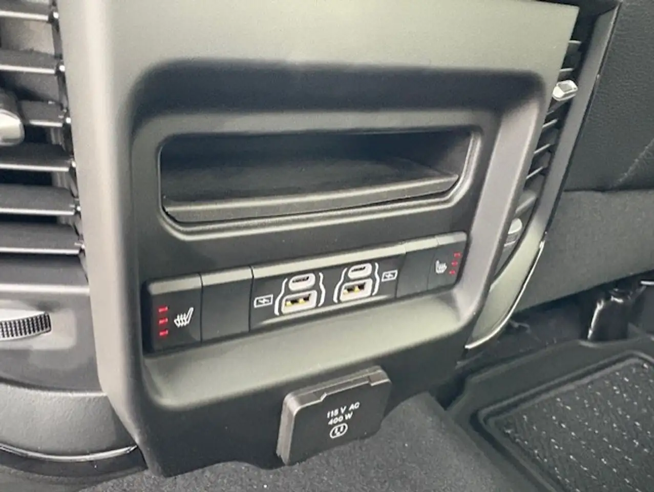 RAM 3500 снимка RAM 3500