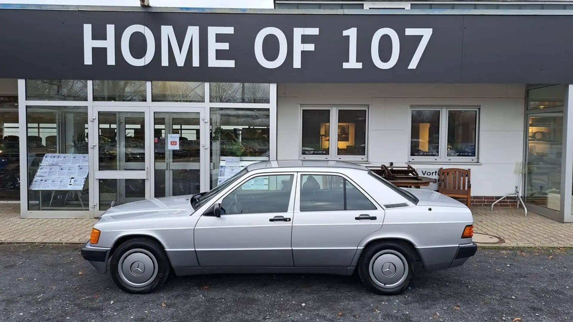 Mercedes-Benz 190 E Schiebedach / Scheckheft / Top Zustand Silber - 1
