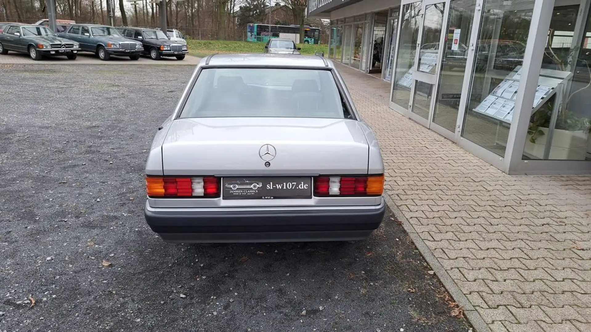 Mercedes-Benz 190 E Schiebedach / Scheckheft / Top Zustand Silber - 2